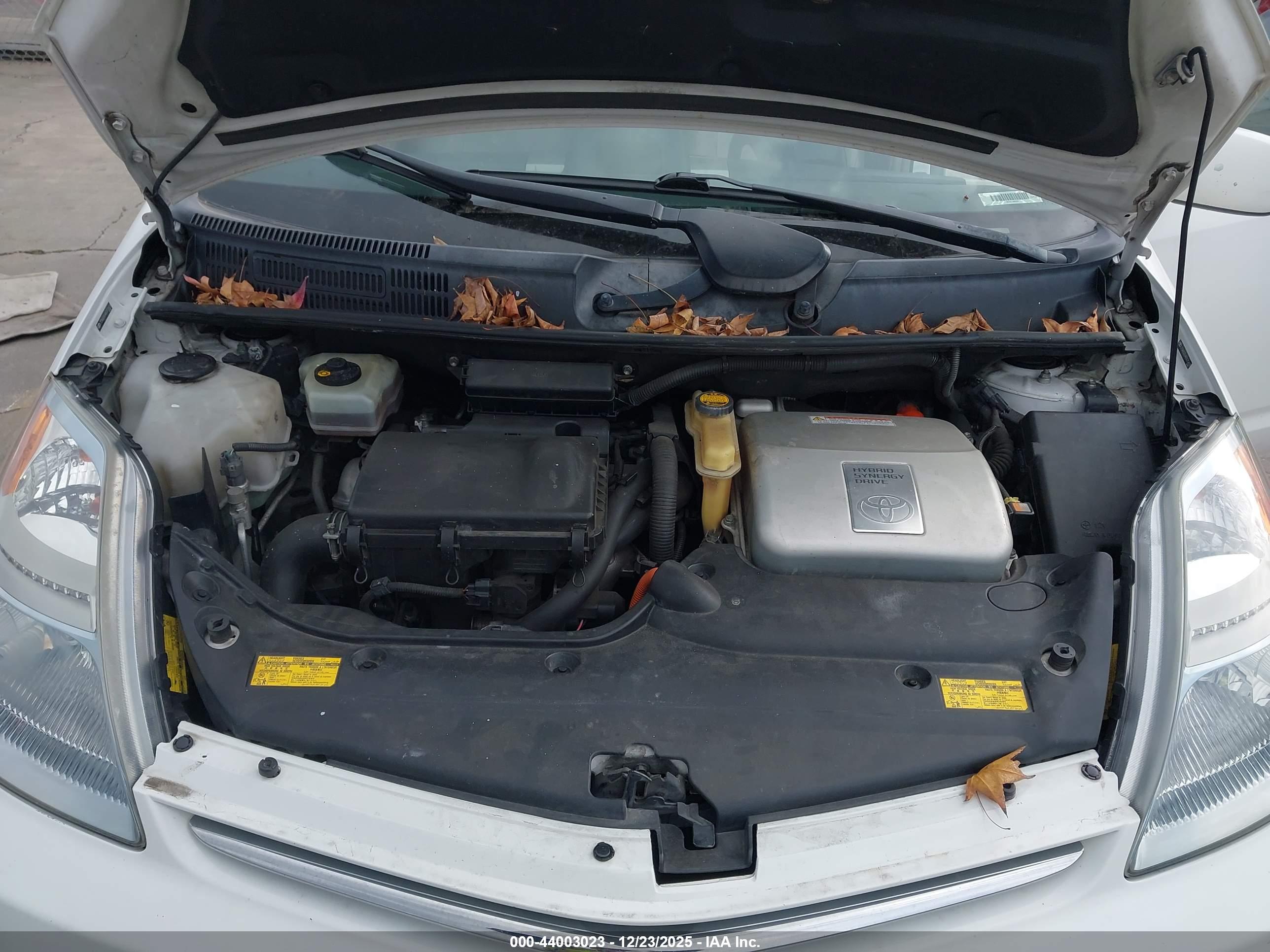 TOYOTA PRIUS image 10