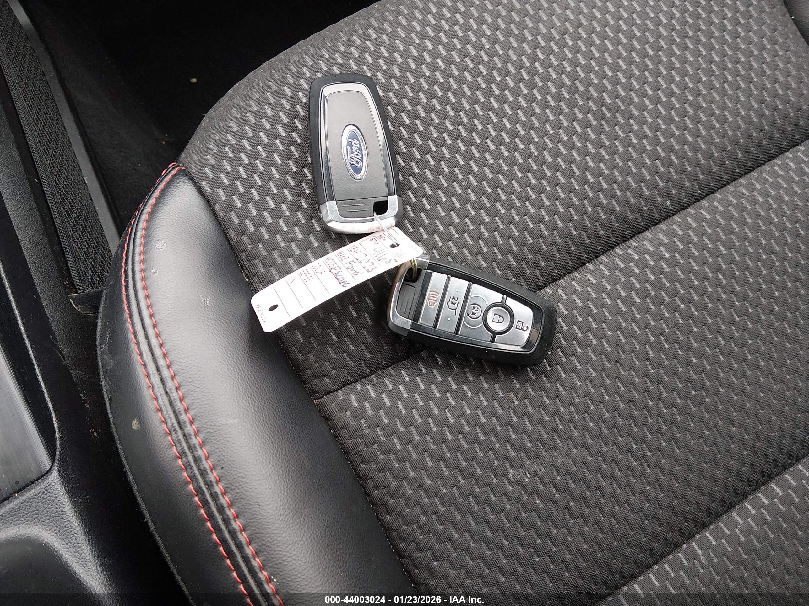 FORD ESCAPE image 11