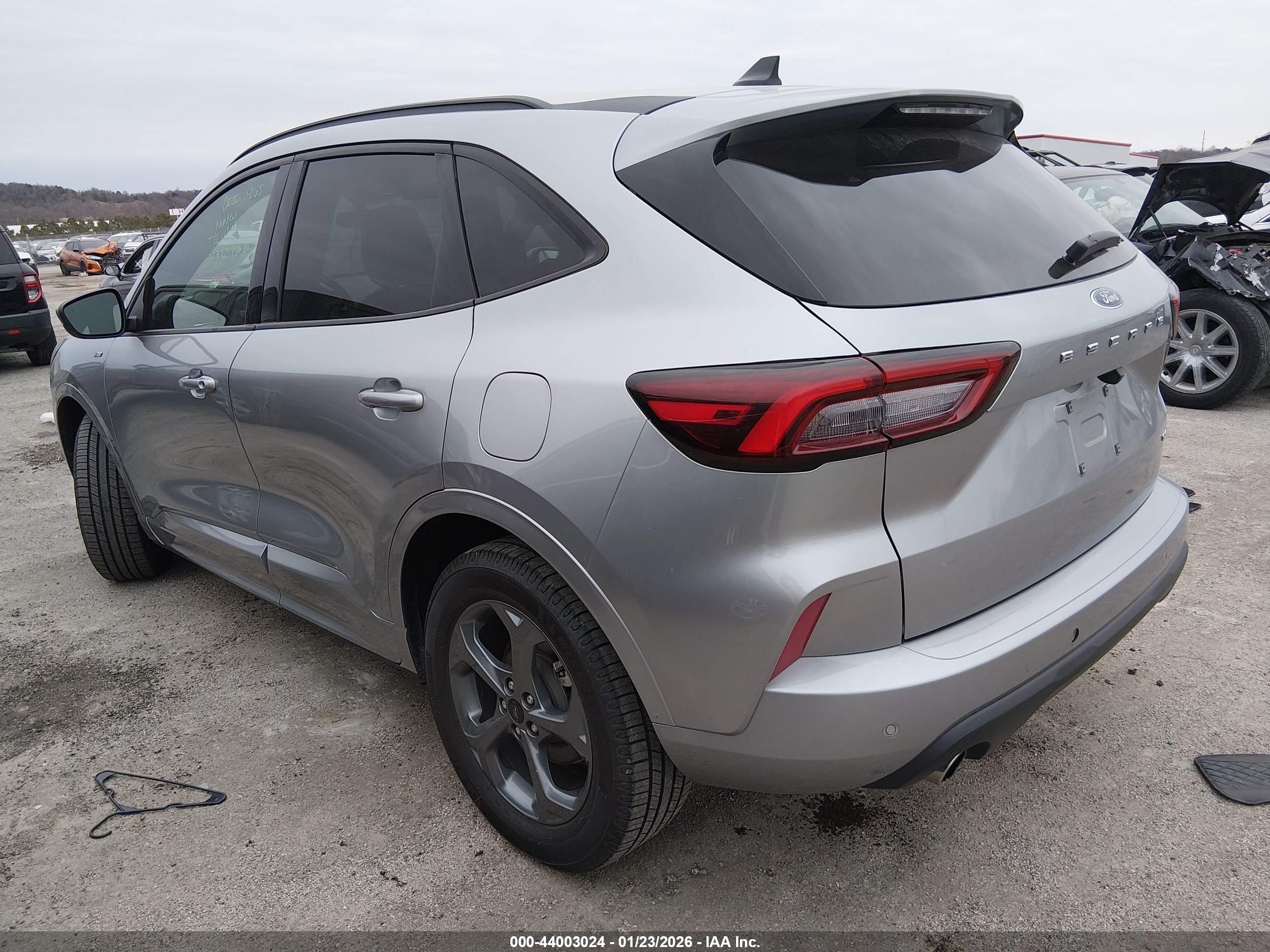 FORD ESCAPE image 3