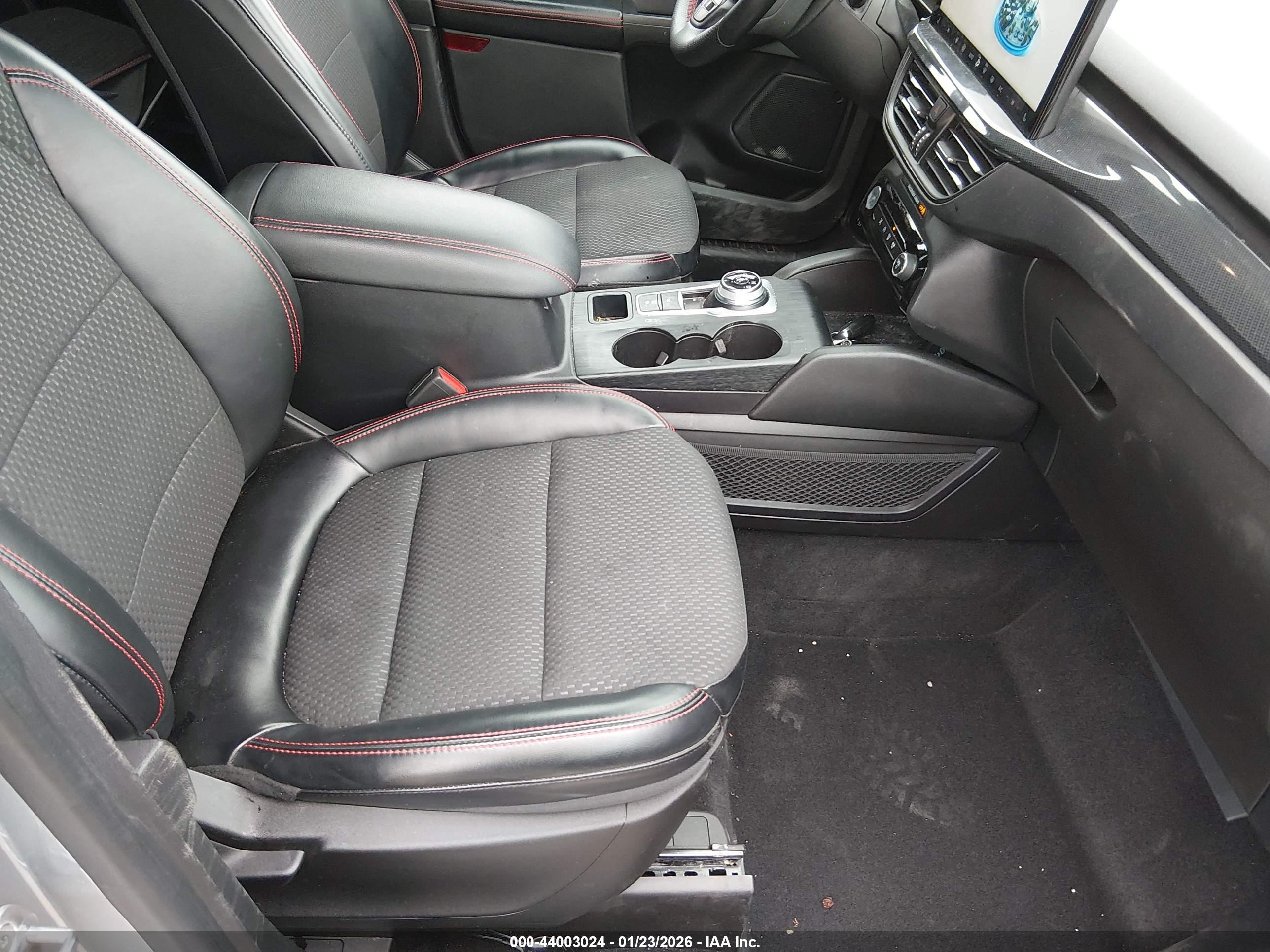 FORD ESCAPE image 5