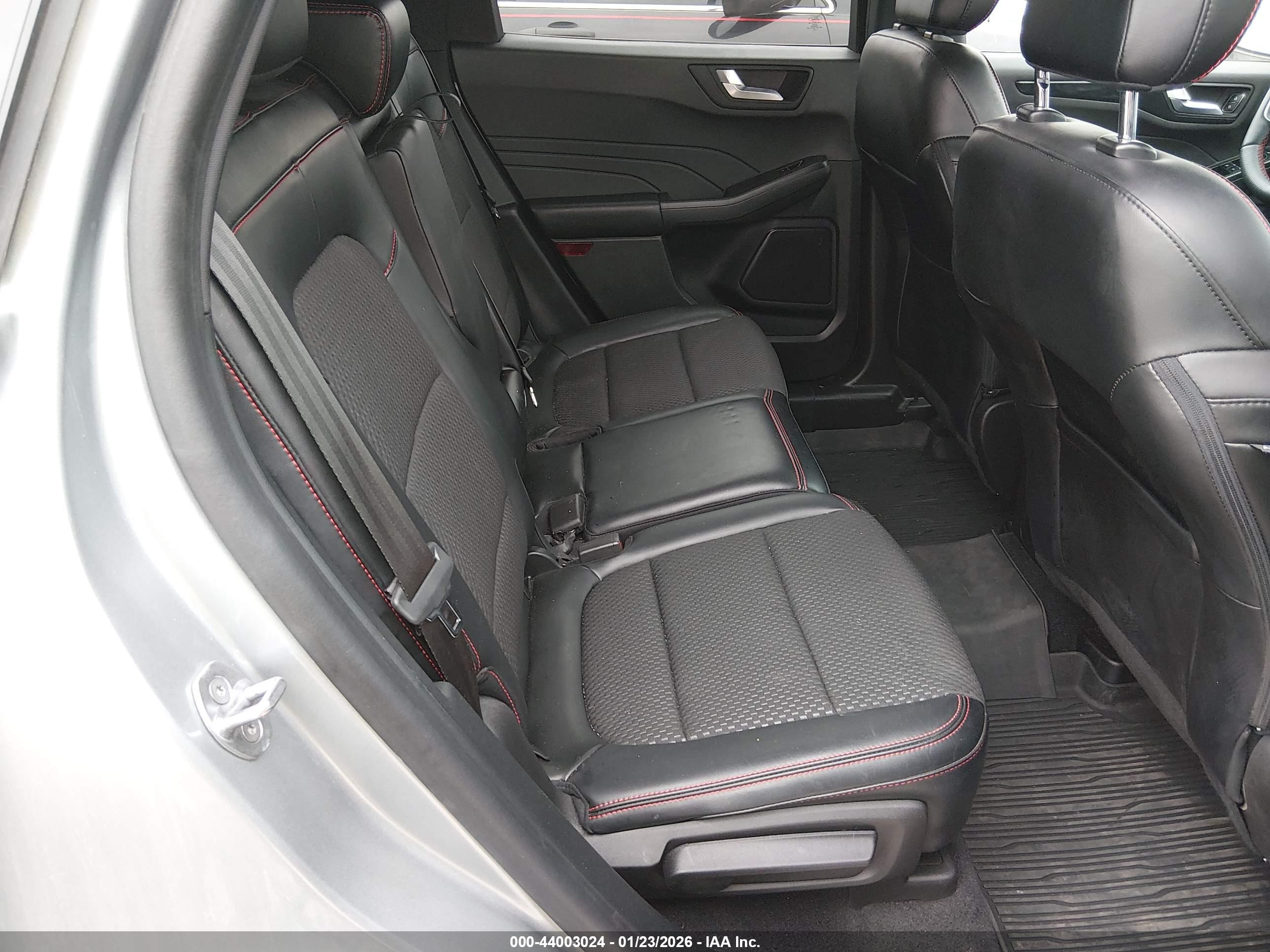 FORD ESCAPE image 8