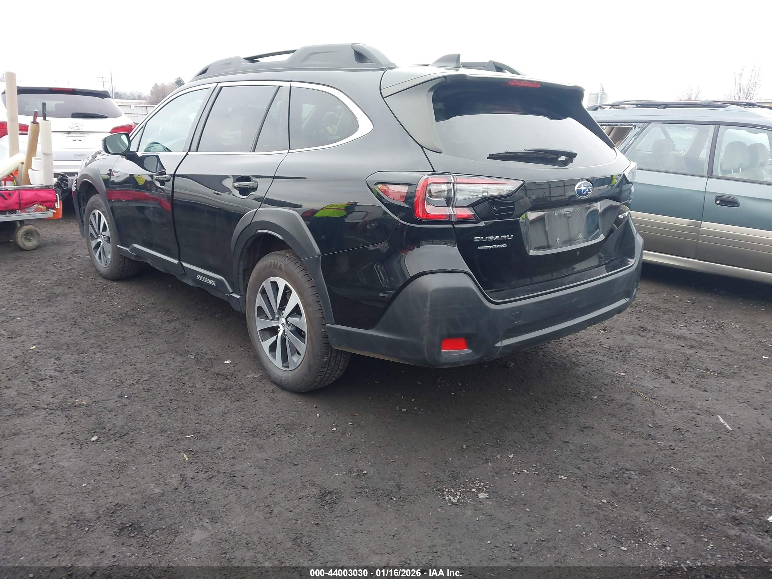 SUBARU OUTBACK image 3