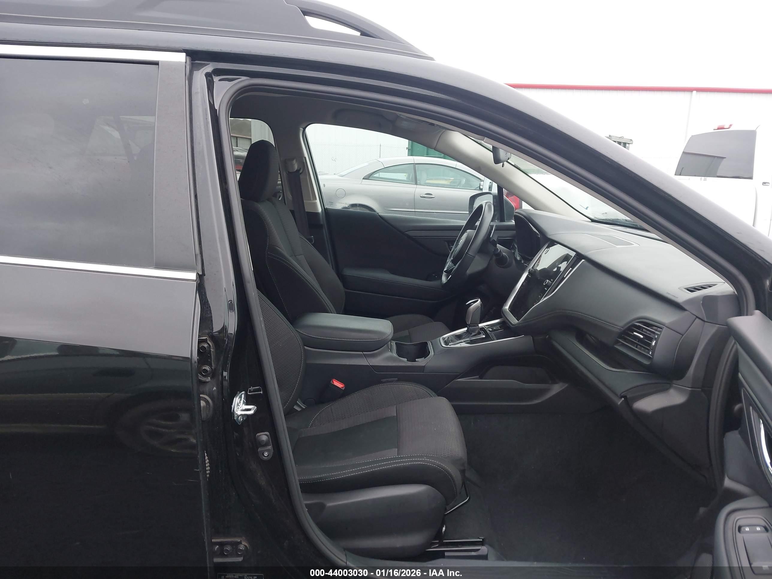 SUBARU OUTBACK image 5