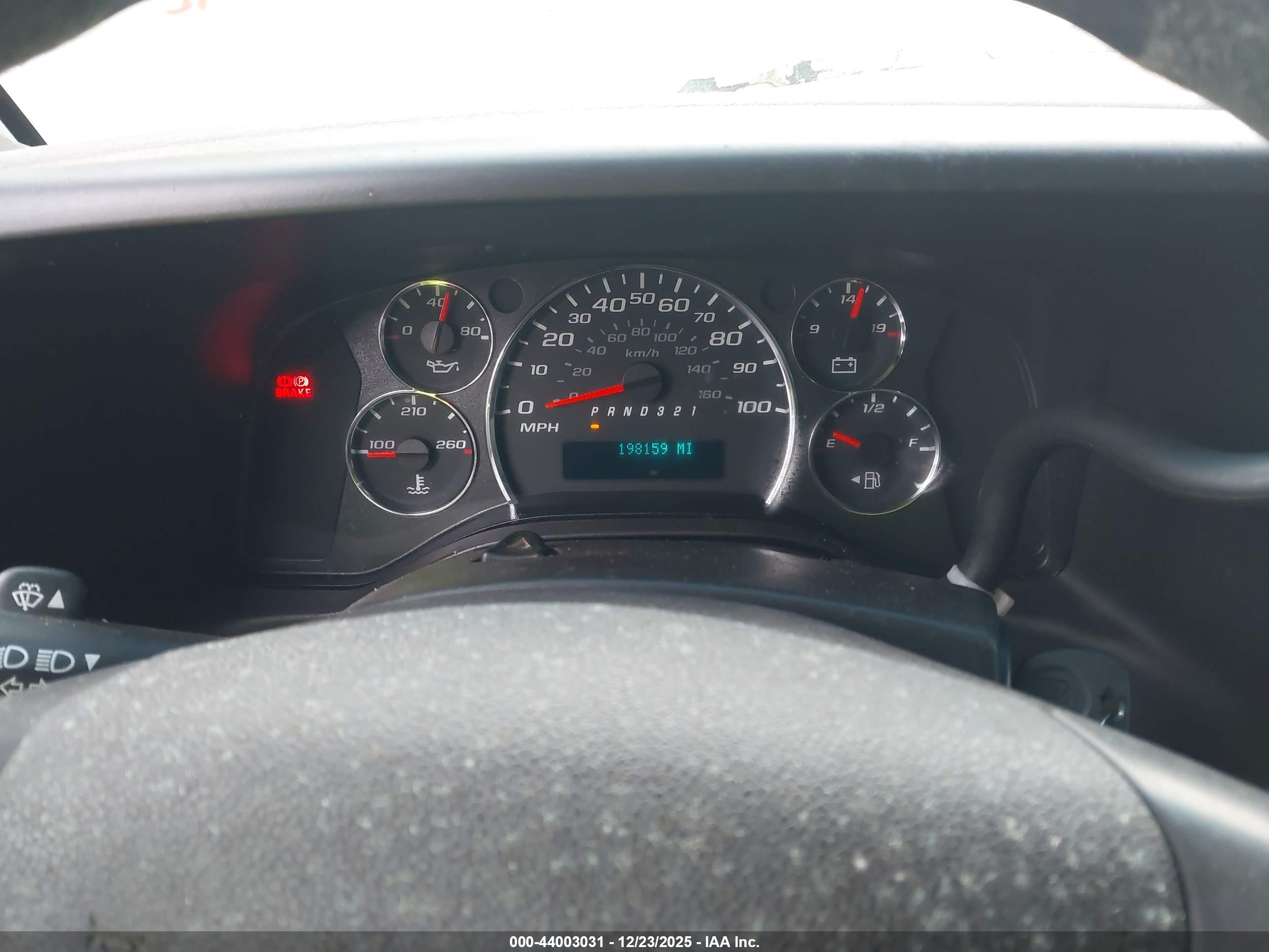 CHEVROLET EXPRESS image 7