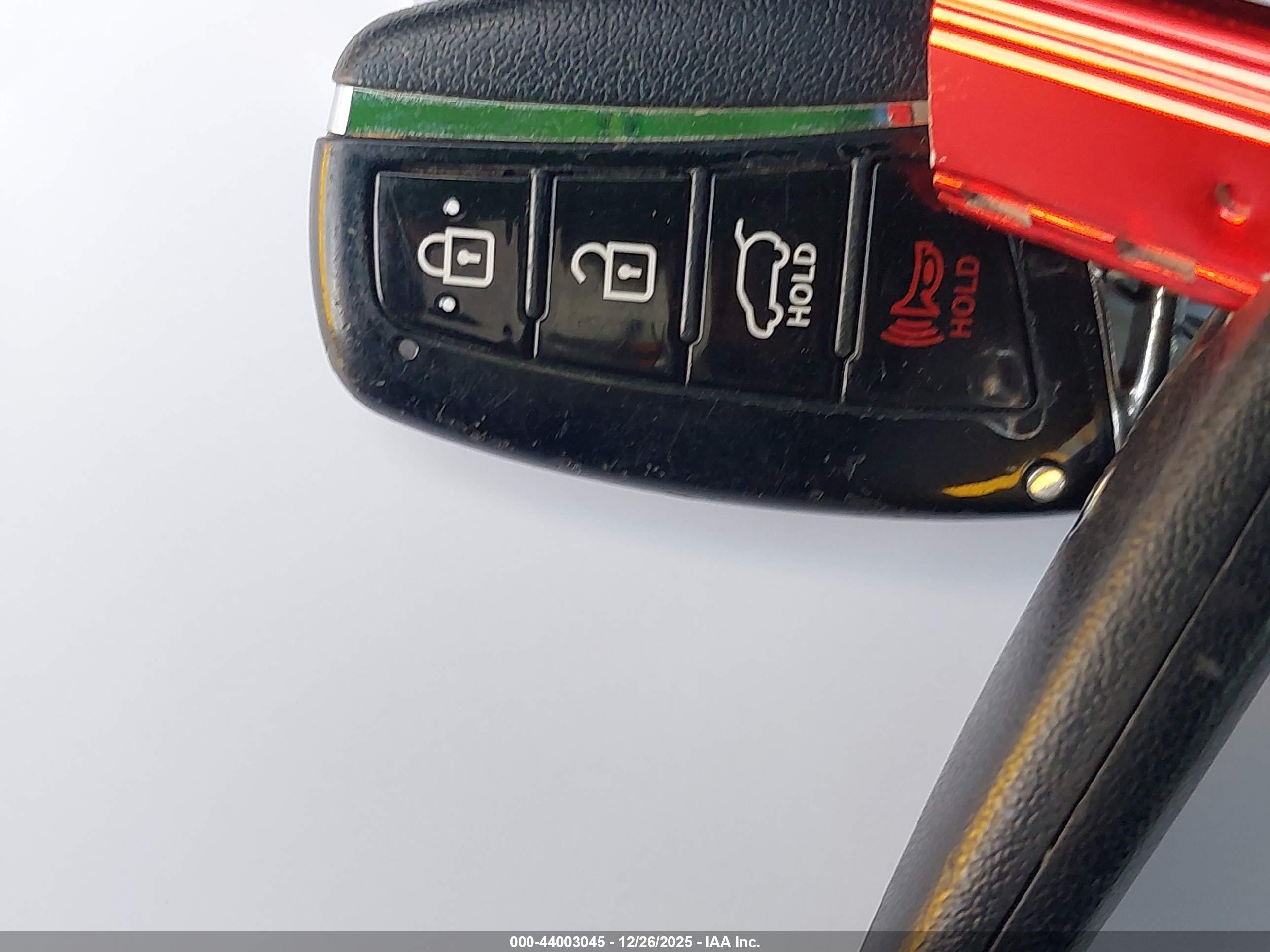 HYUNDAI SANTA image 11