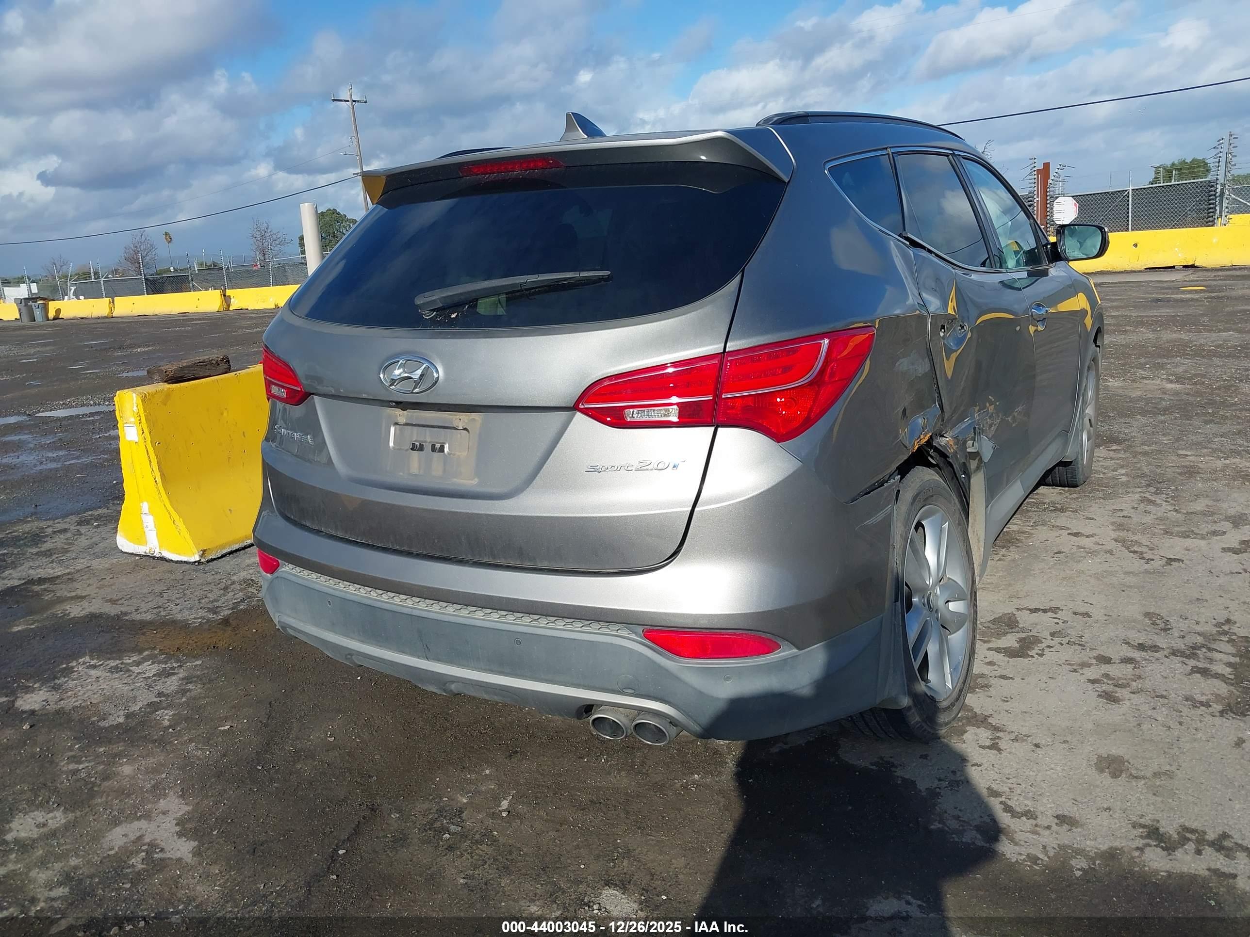 HYUNDAI SANTA image 4