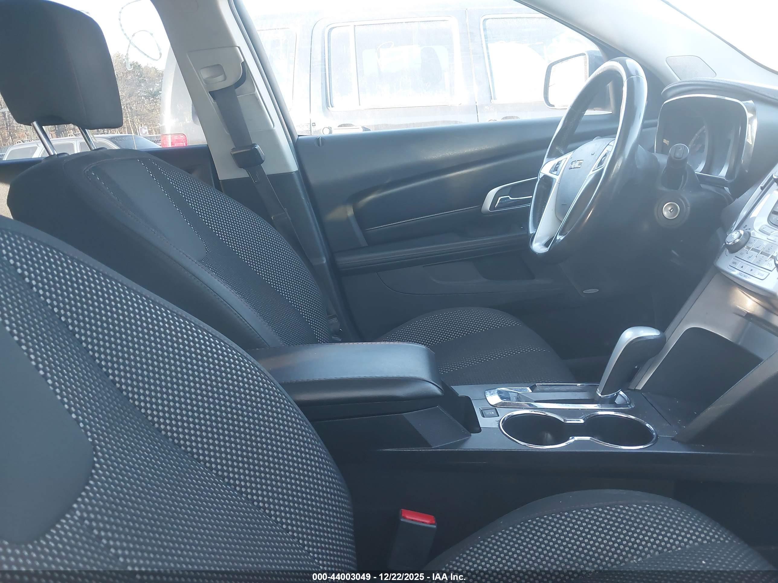 GMC TERRAIN image 5