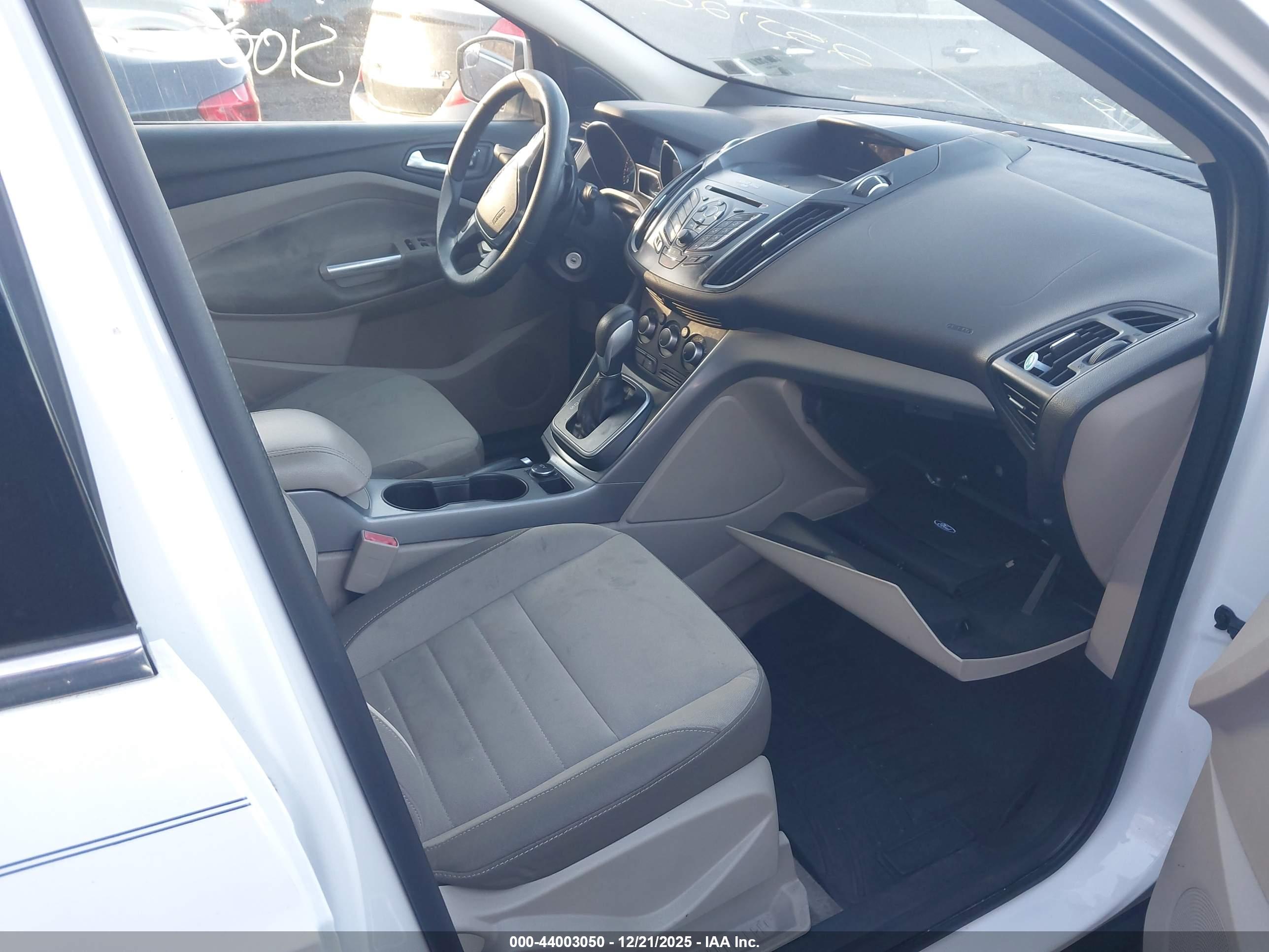 FORD ESCAPE image 5