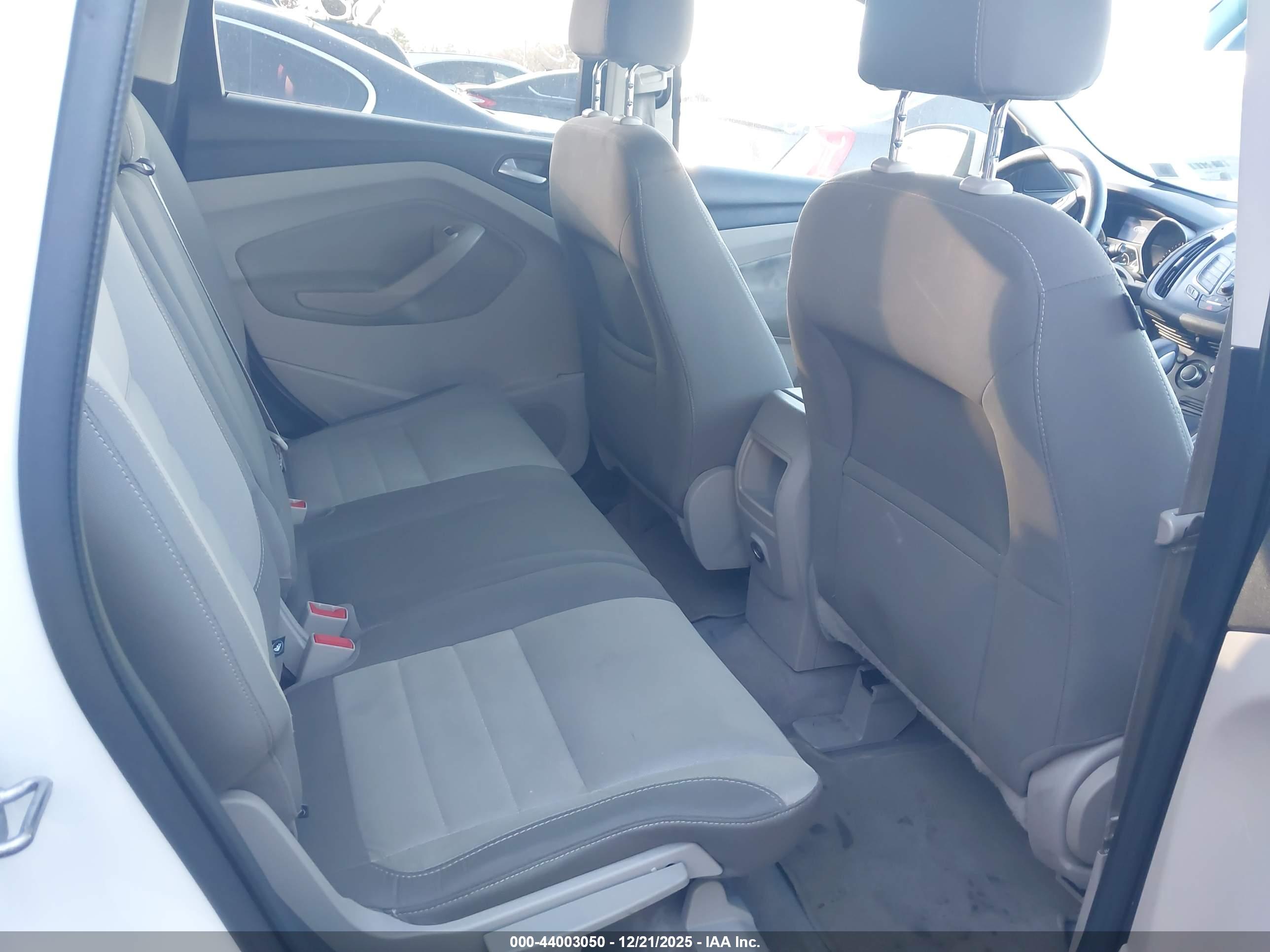 FORD ESCAPE image 8