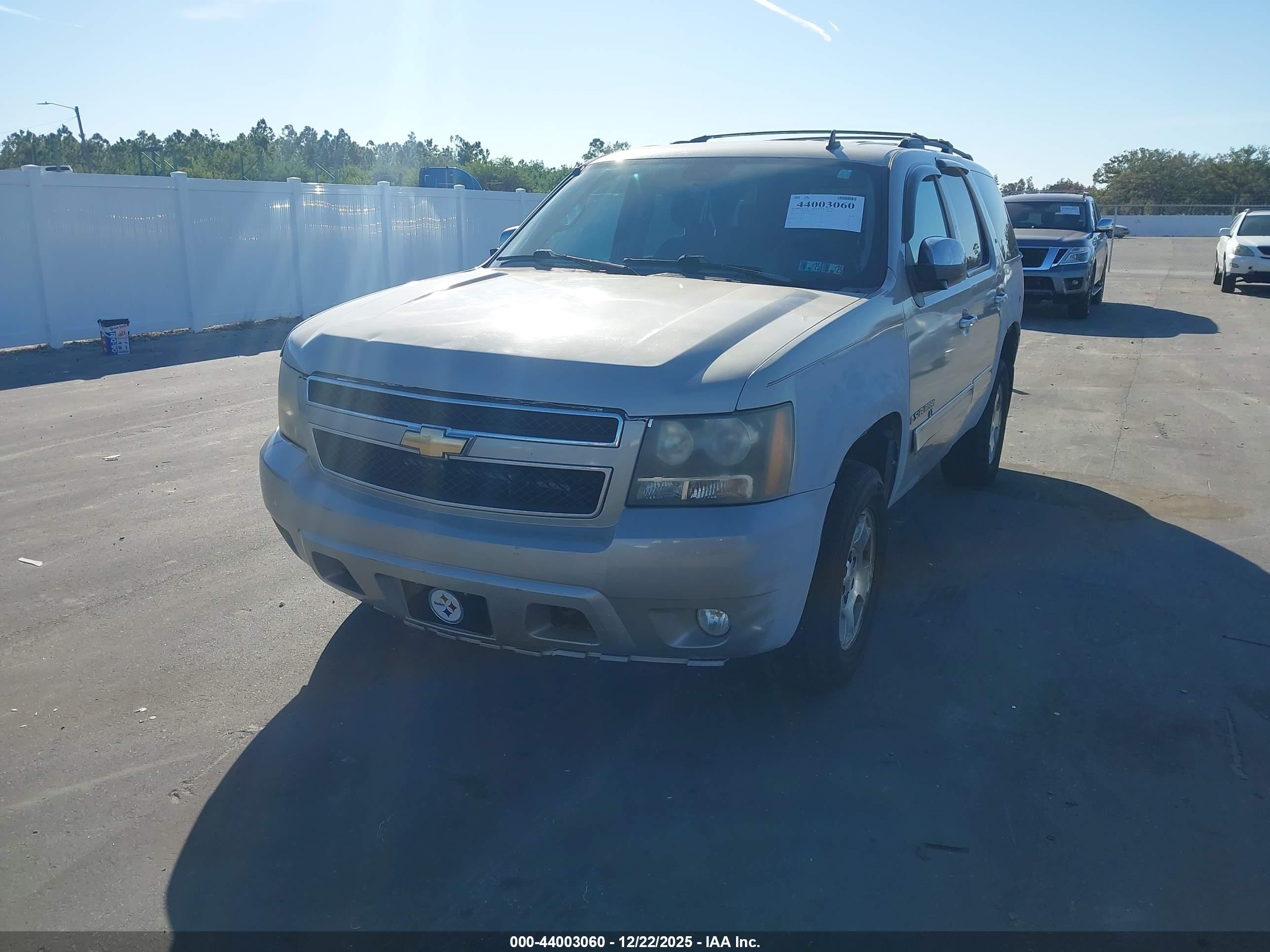 CHEVROLET TAHOE image 2
