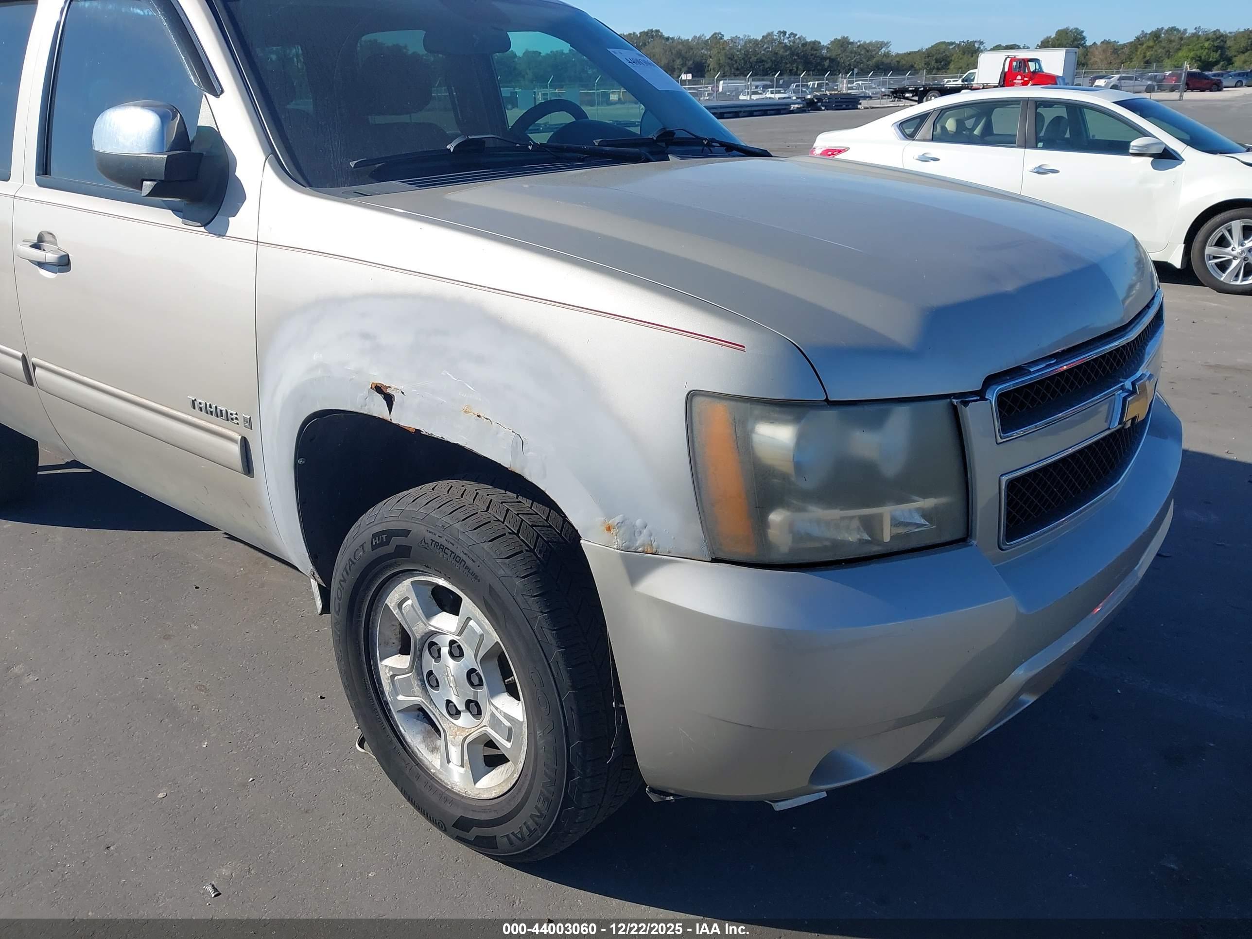 CHEVROLET TAHOE image 6