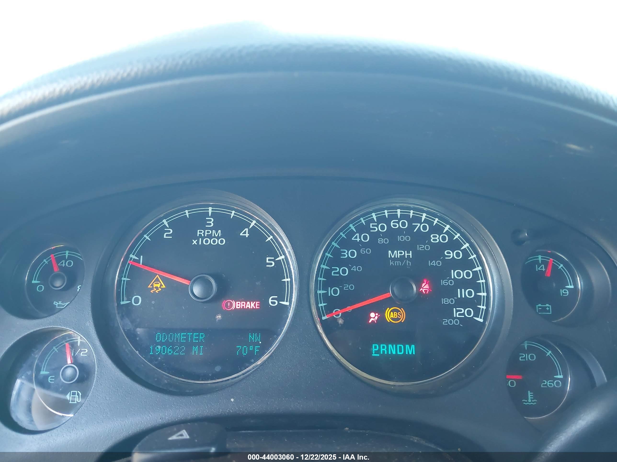 CHEVROLET TAHOE image 7