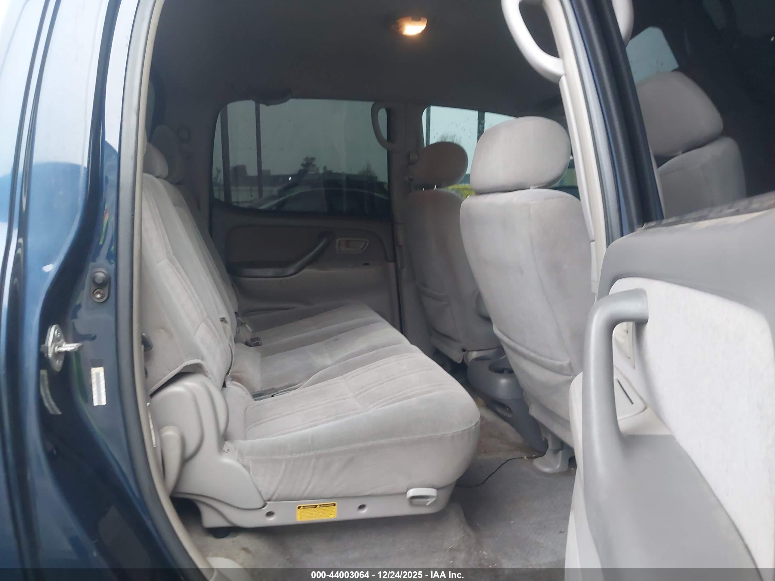 TOYOTA TUNDRA image 8