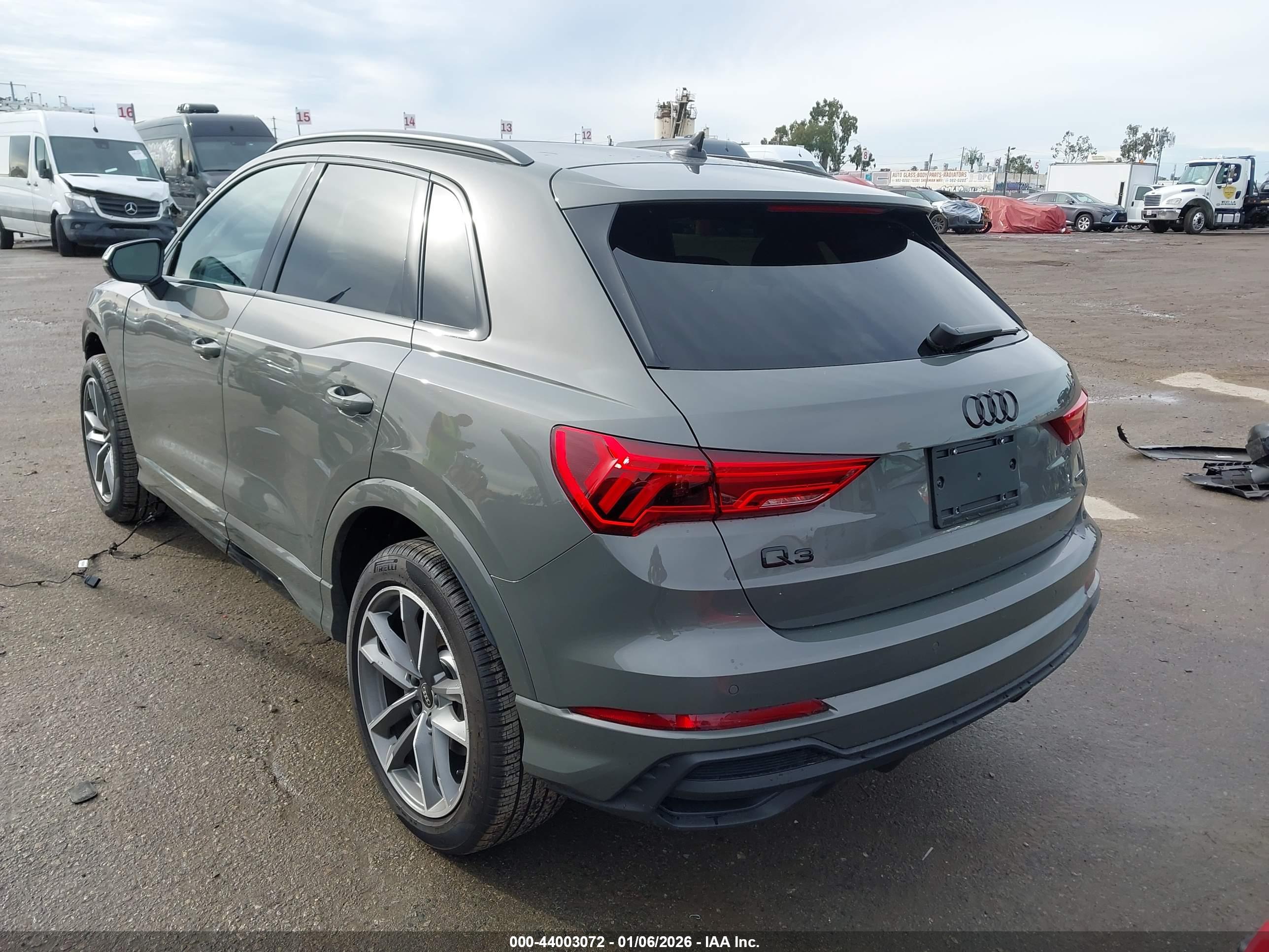 AUDI Q3 image 3
