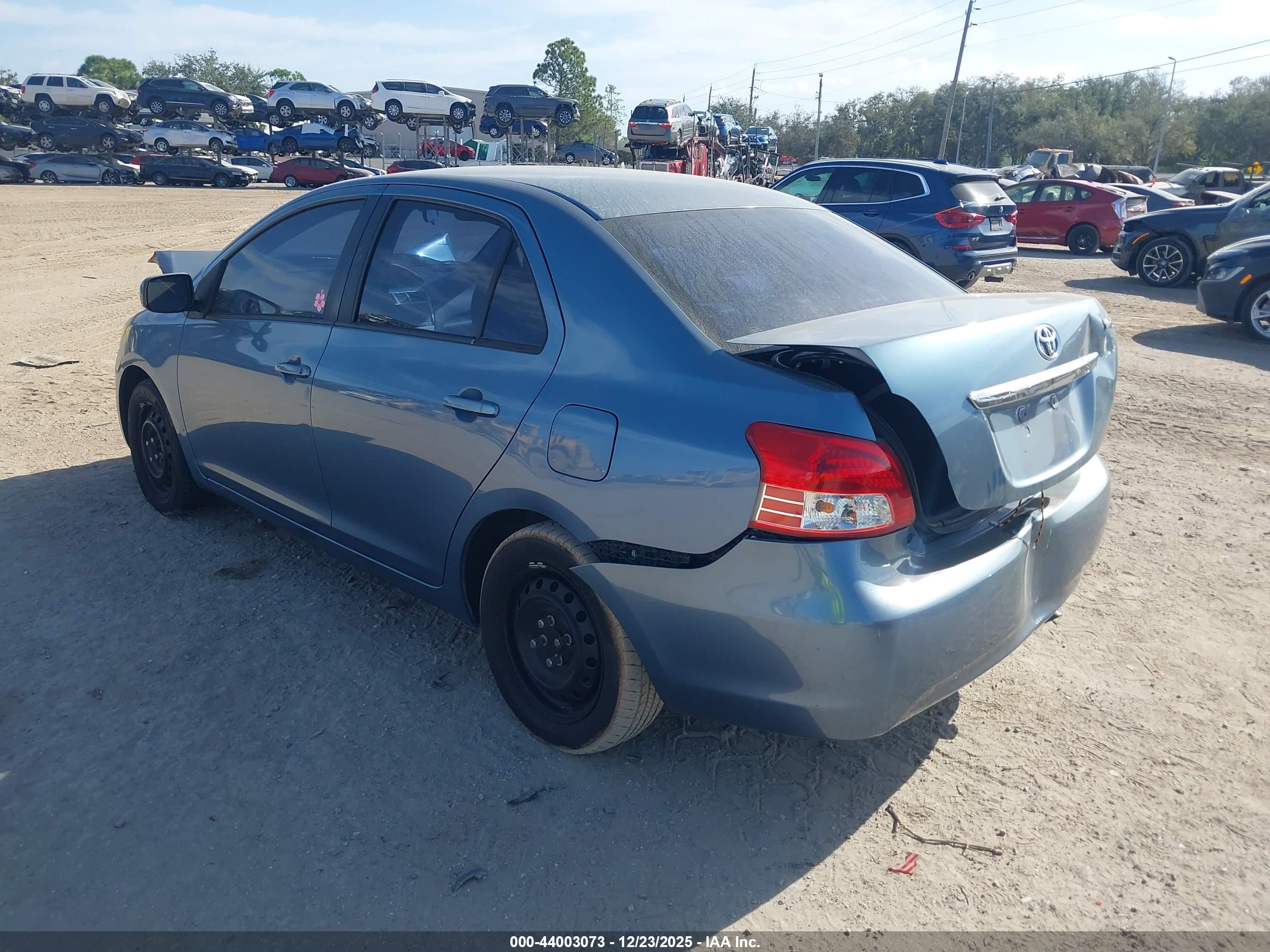 TOYOTA YARIS image 3