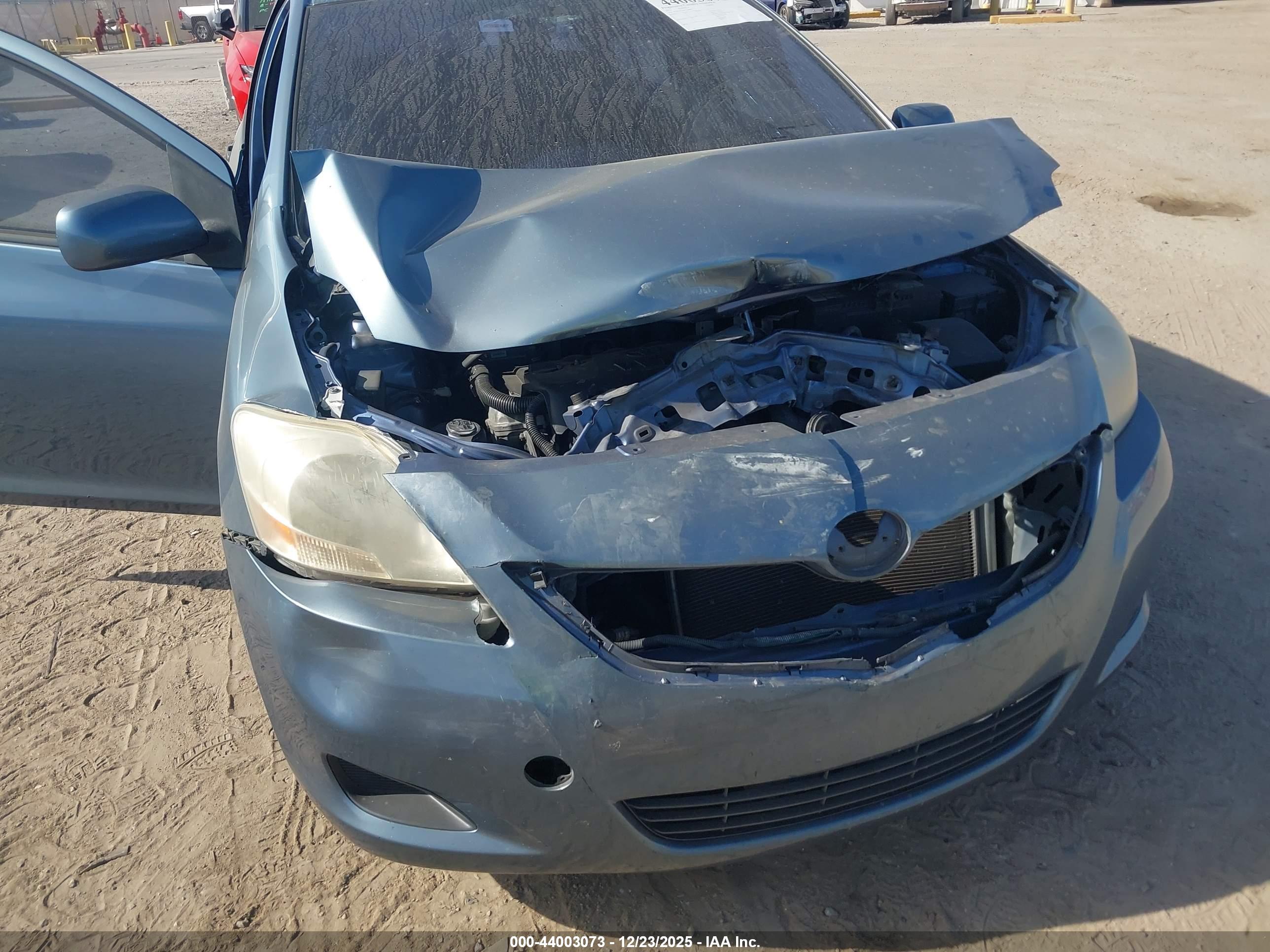 TOYOTA YARIS image 6