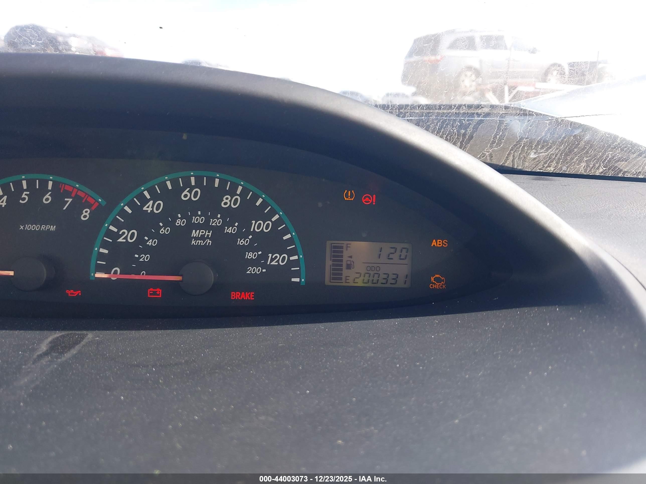 TOYOTA YARIS image 7