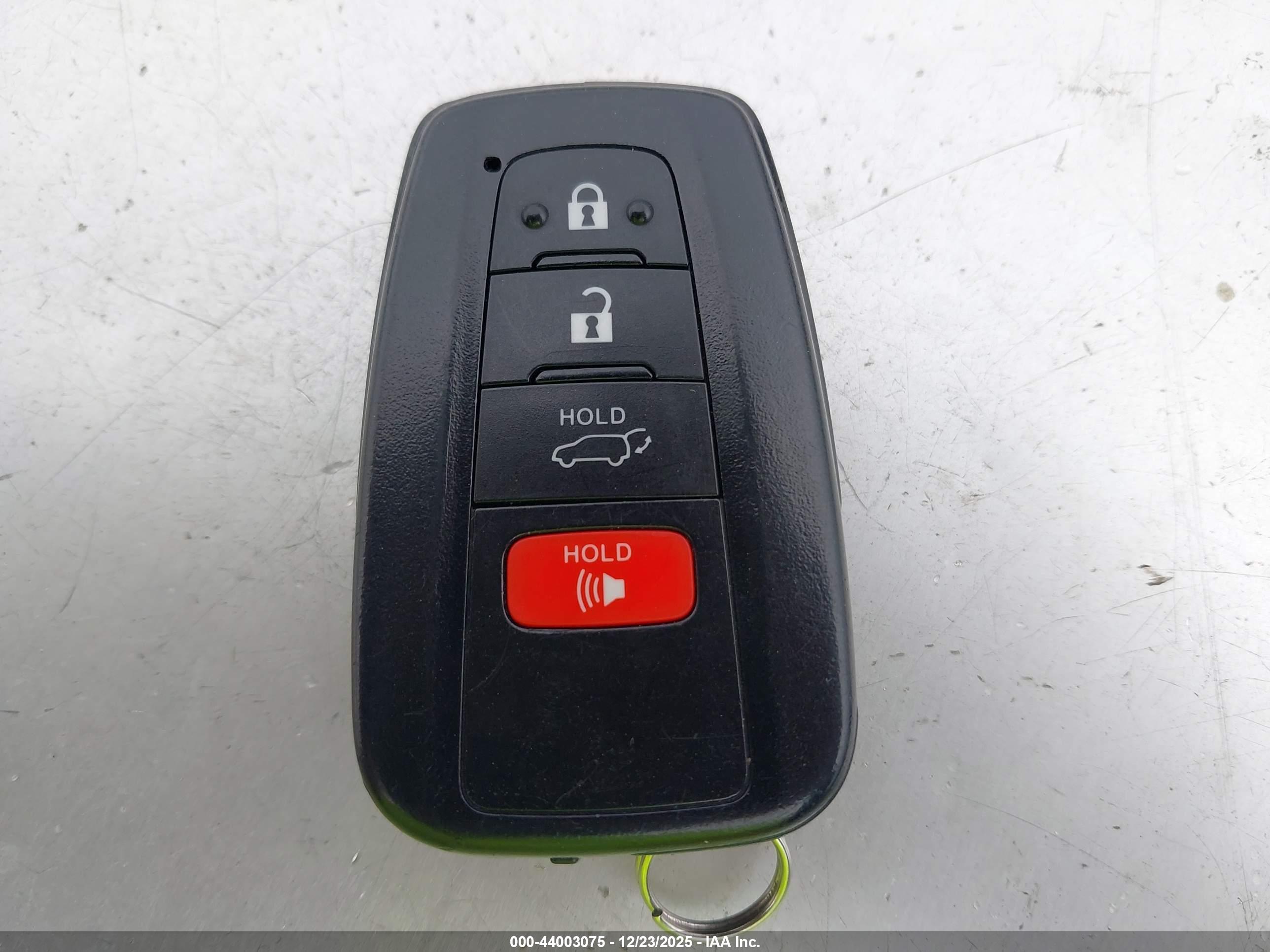 TOYOTA RAV4 image 11