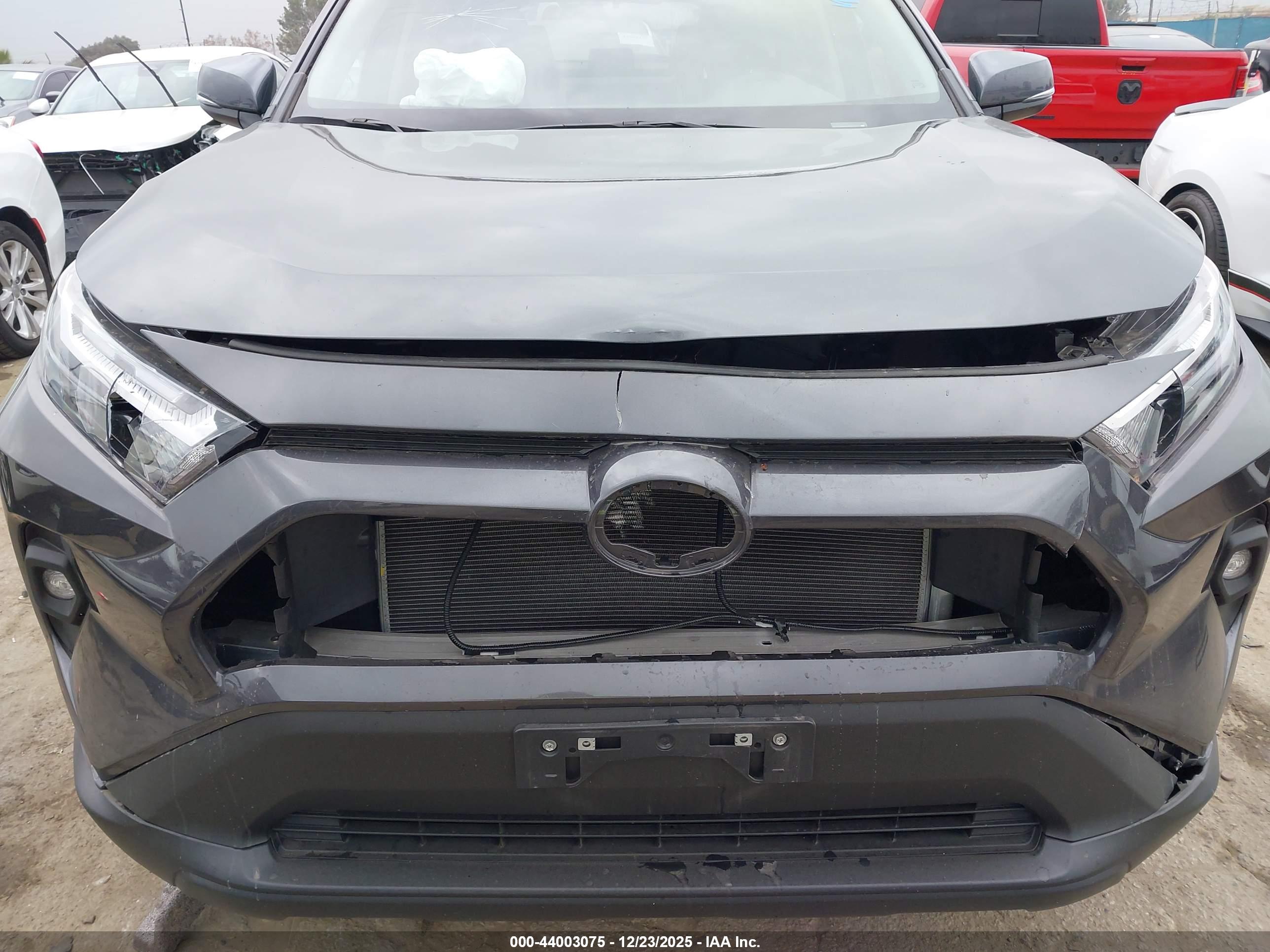 TOYOTA RAV4 image 6