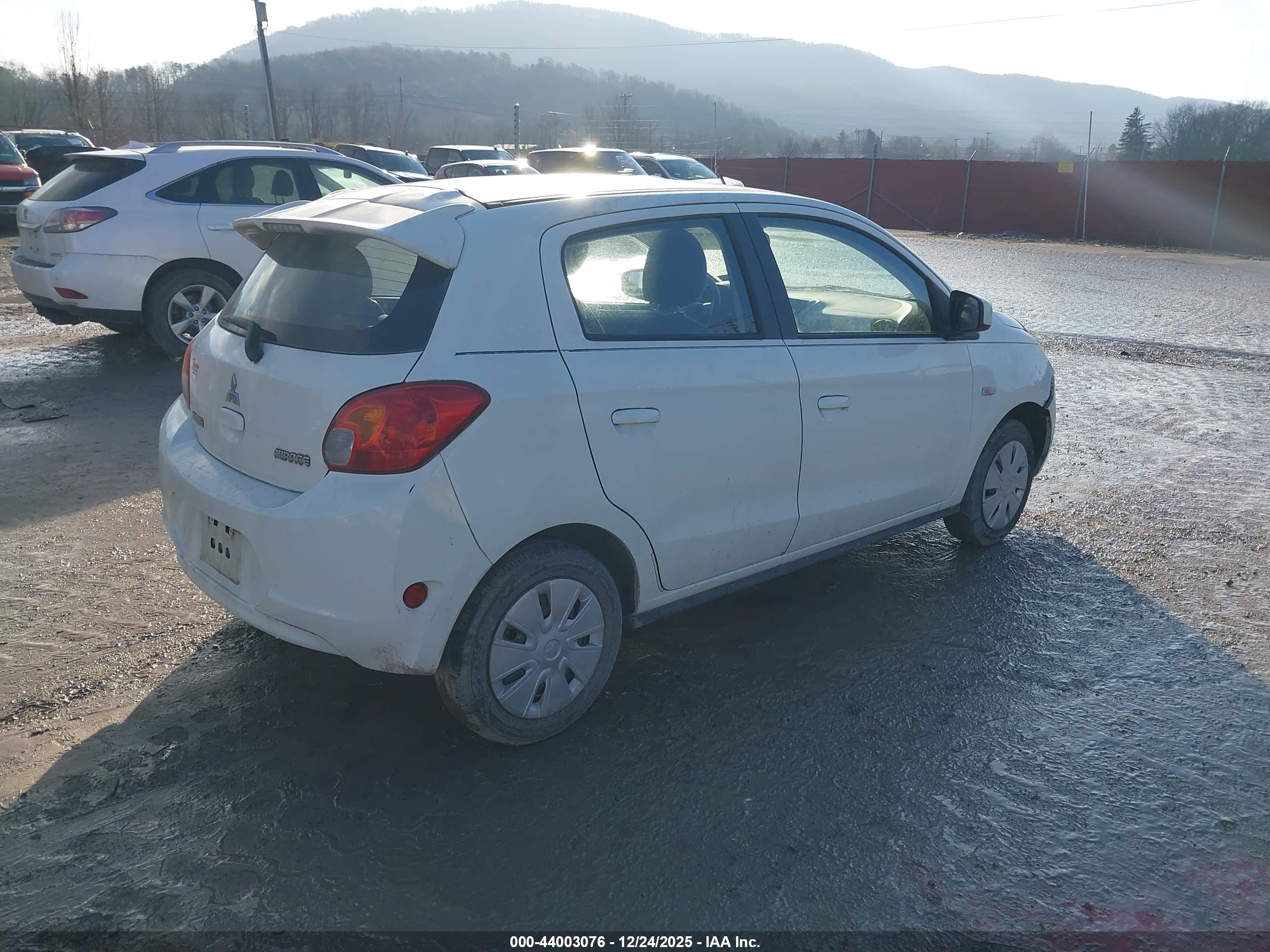 MITSUBISHI MIRAGE image 4