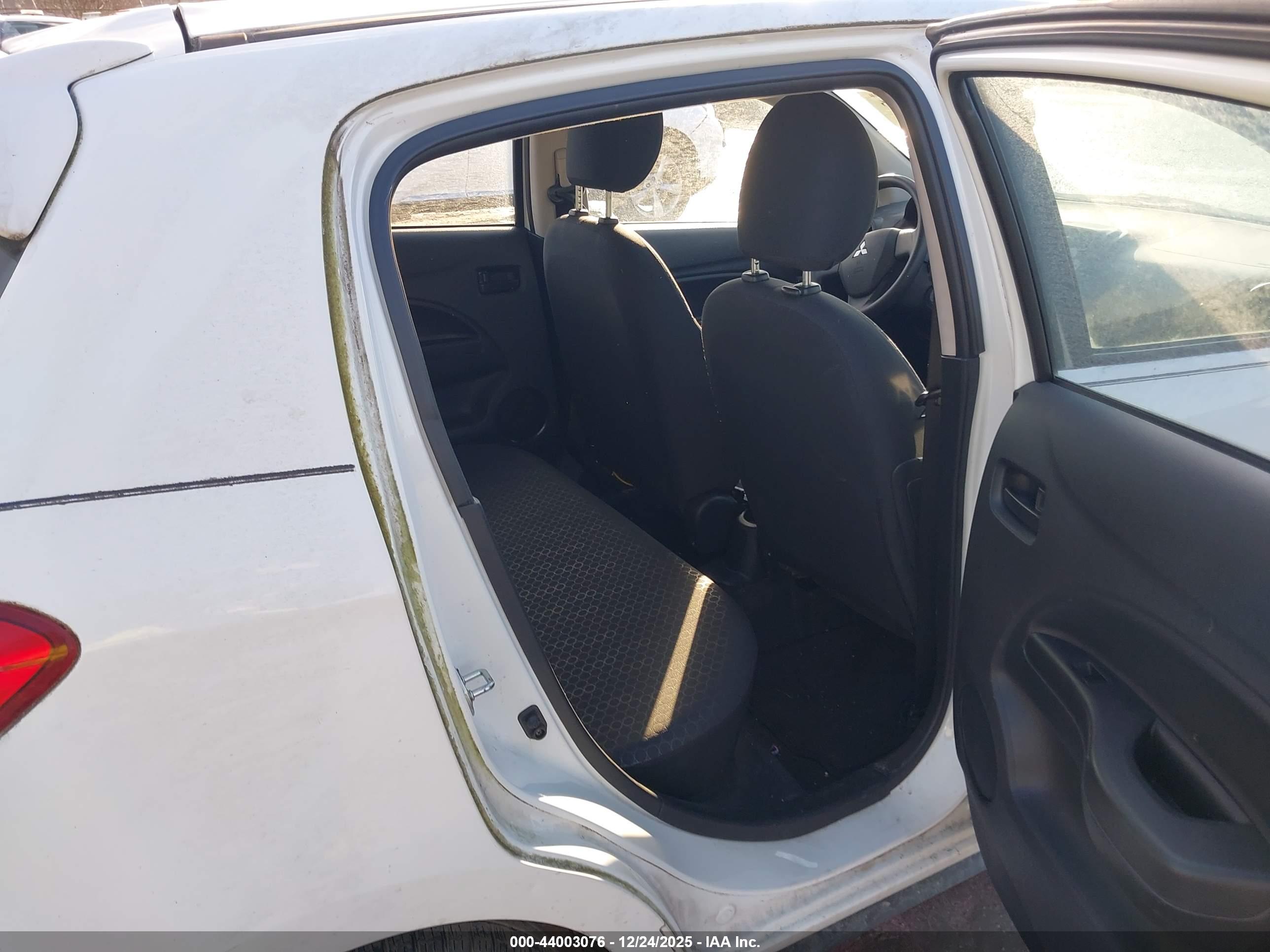 MITSUBISHI MIRAGE image 8