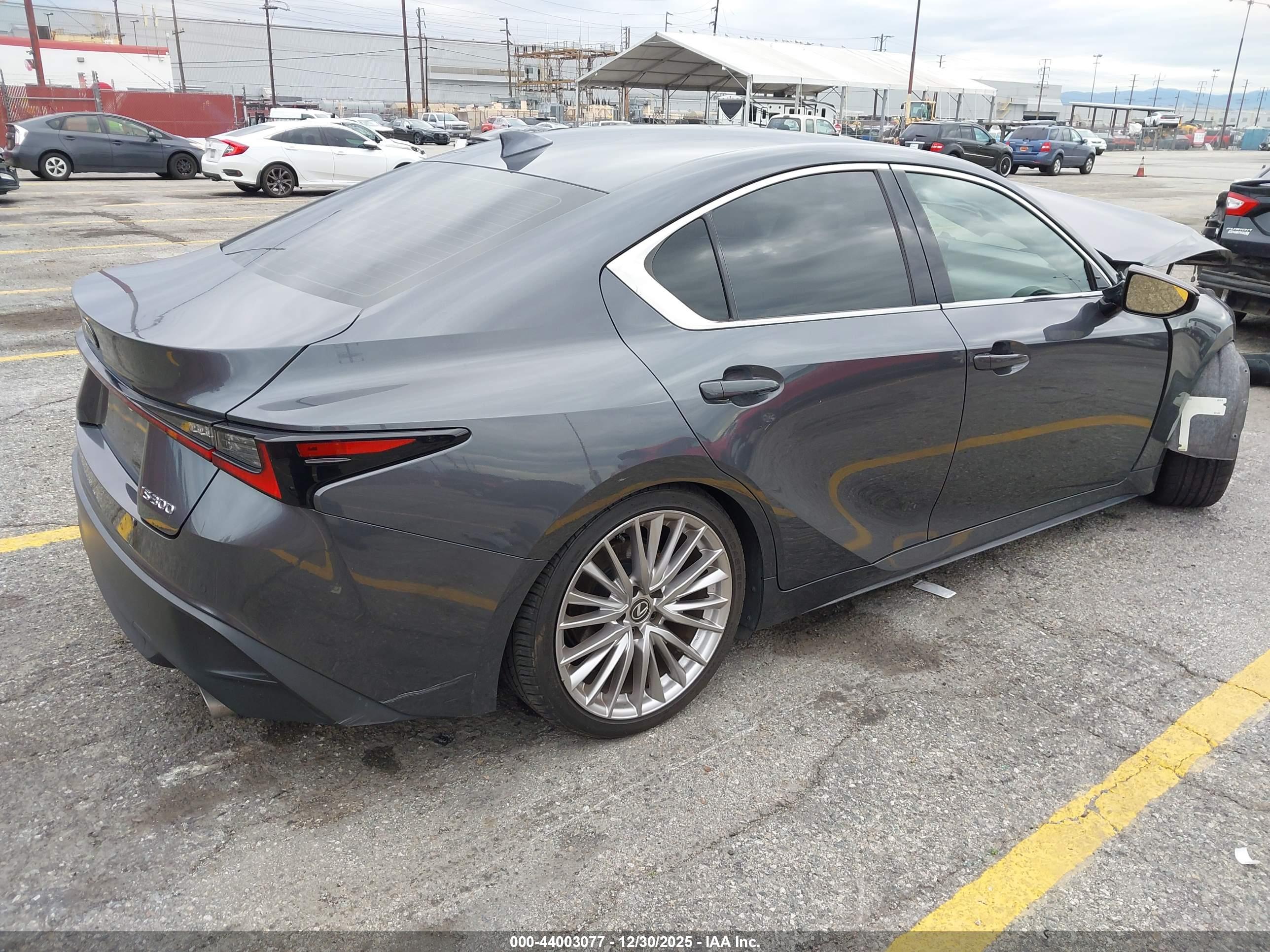 LEXUS IS image 4