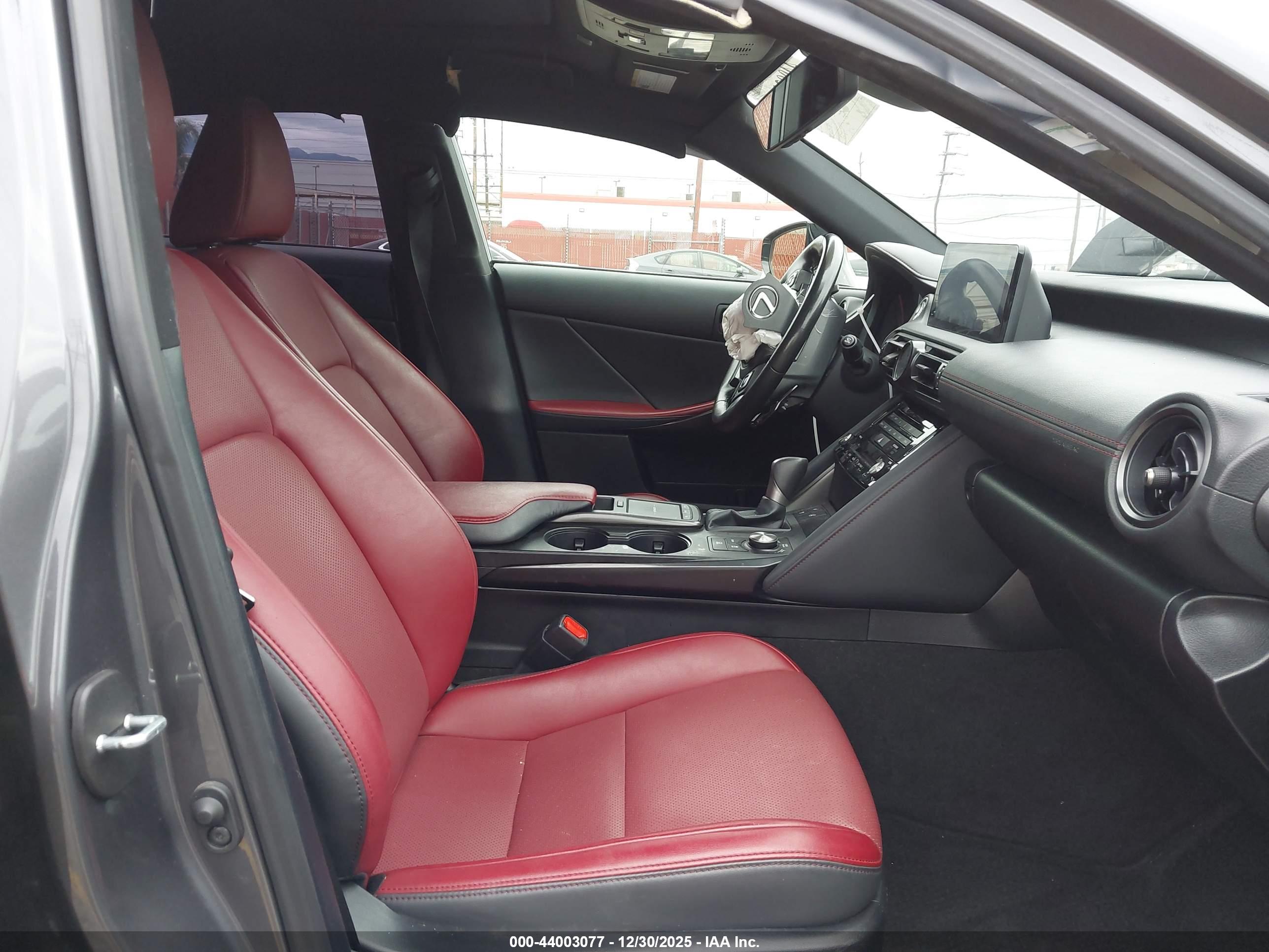 LEXUS IS image 5