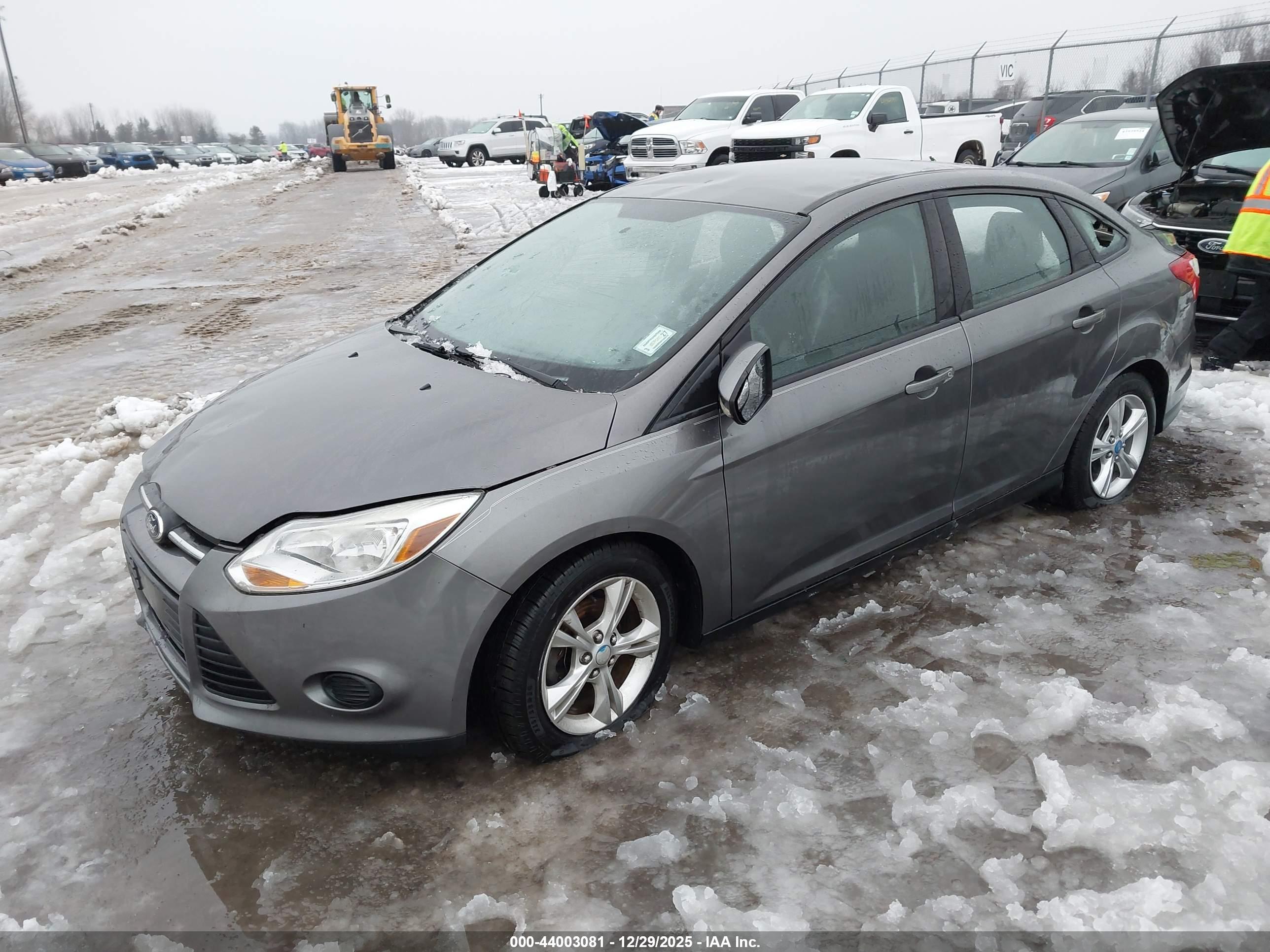 FORD FOCUS image 2