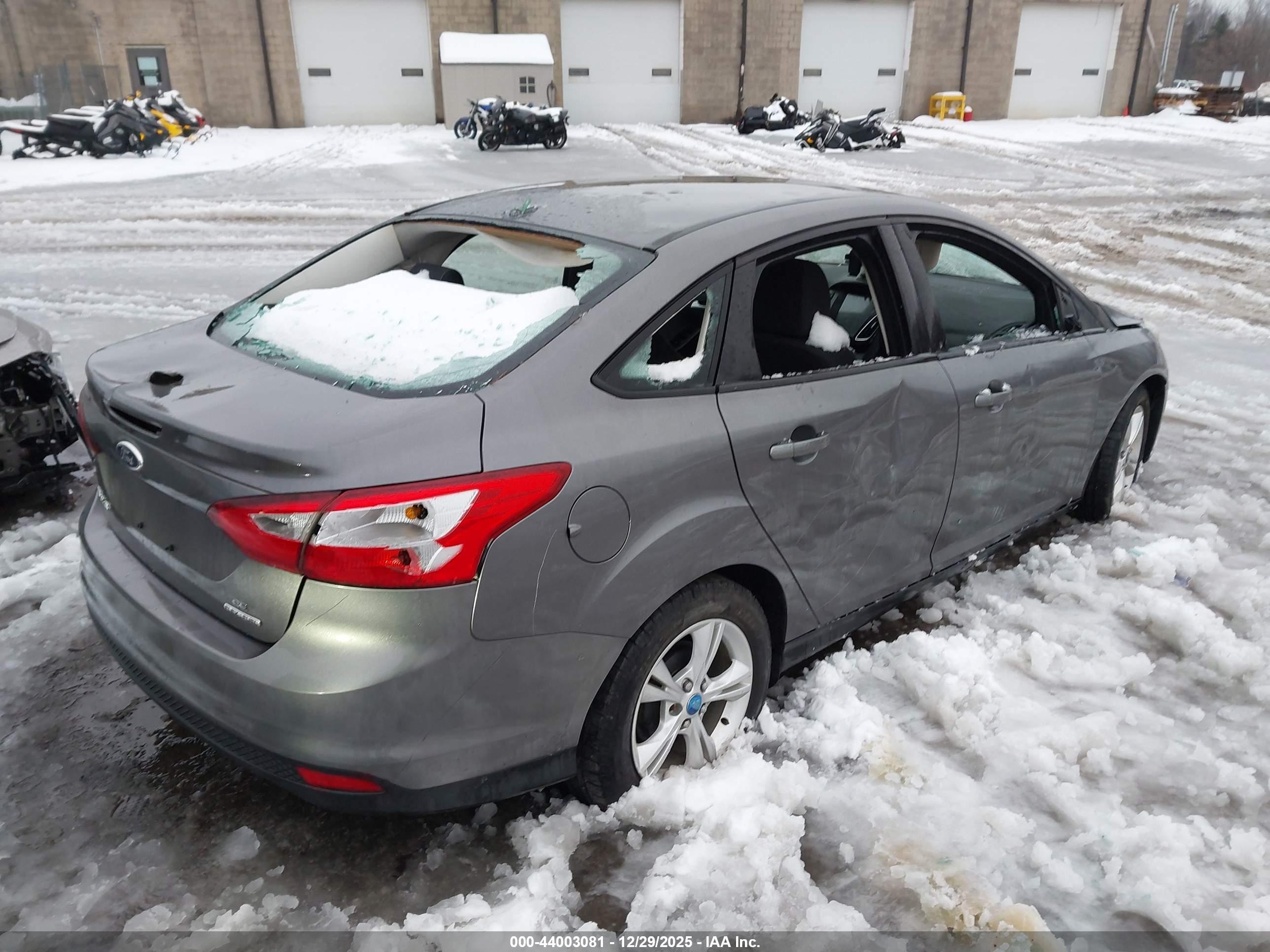 FORD FOCUS image 4