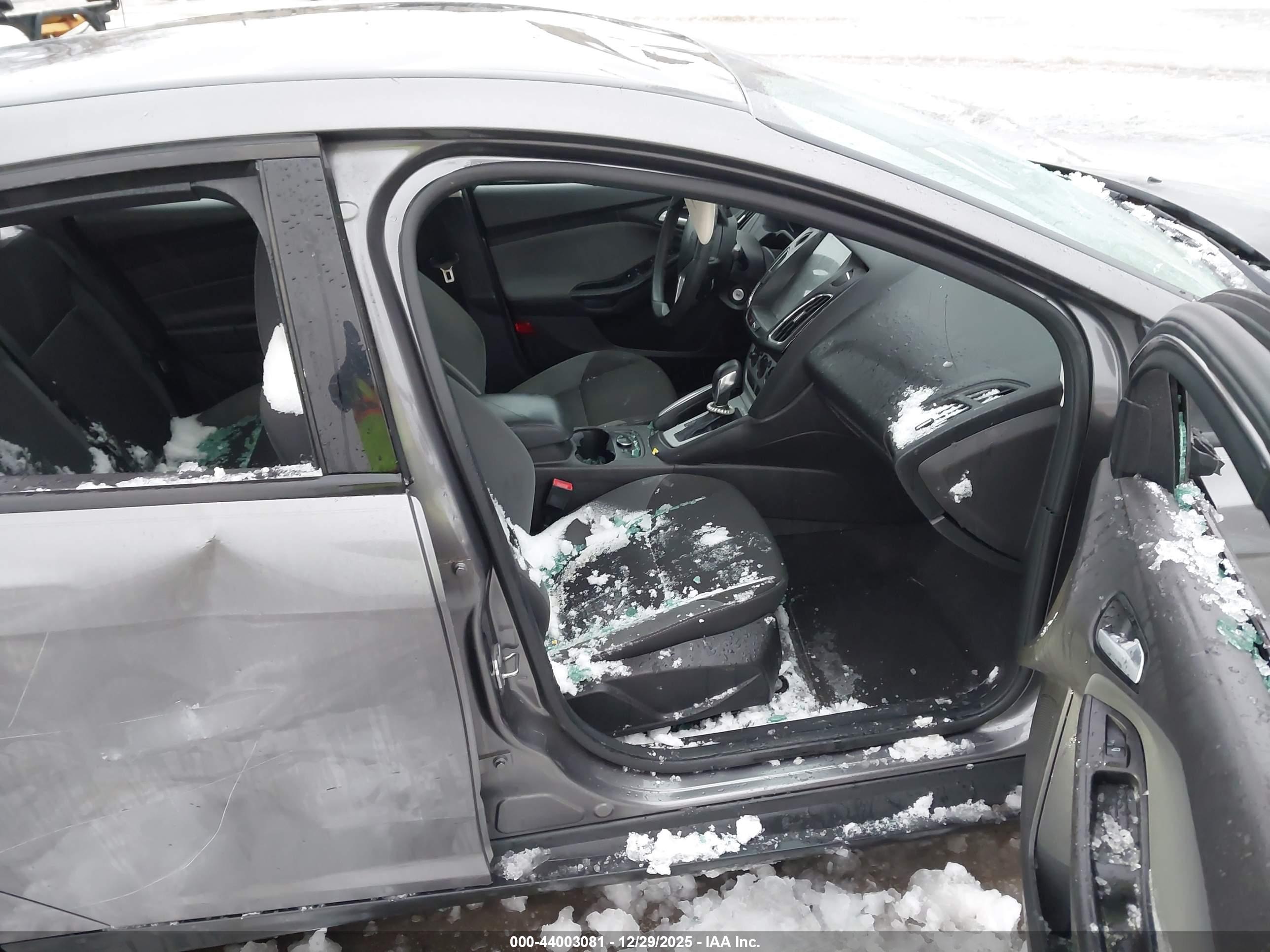FORD FOCUS image 5