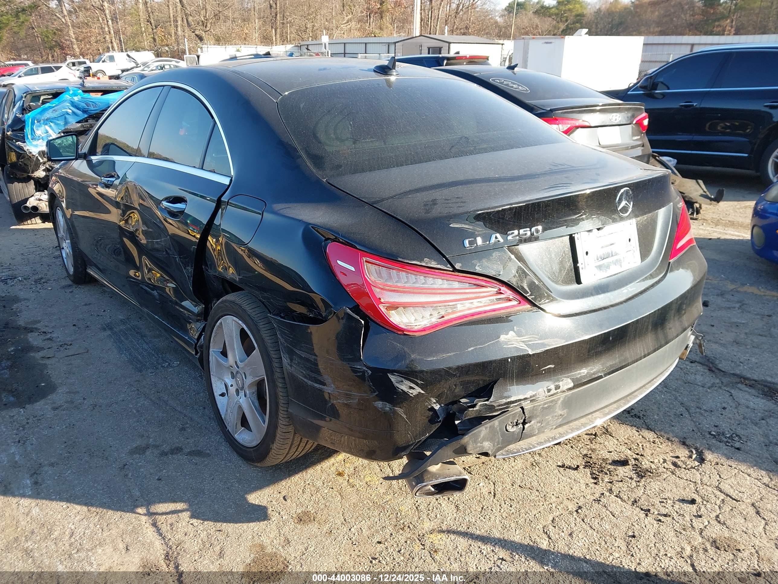 MERCEDES-BENZ CLA image 3