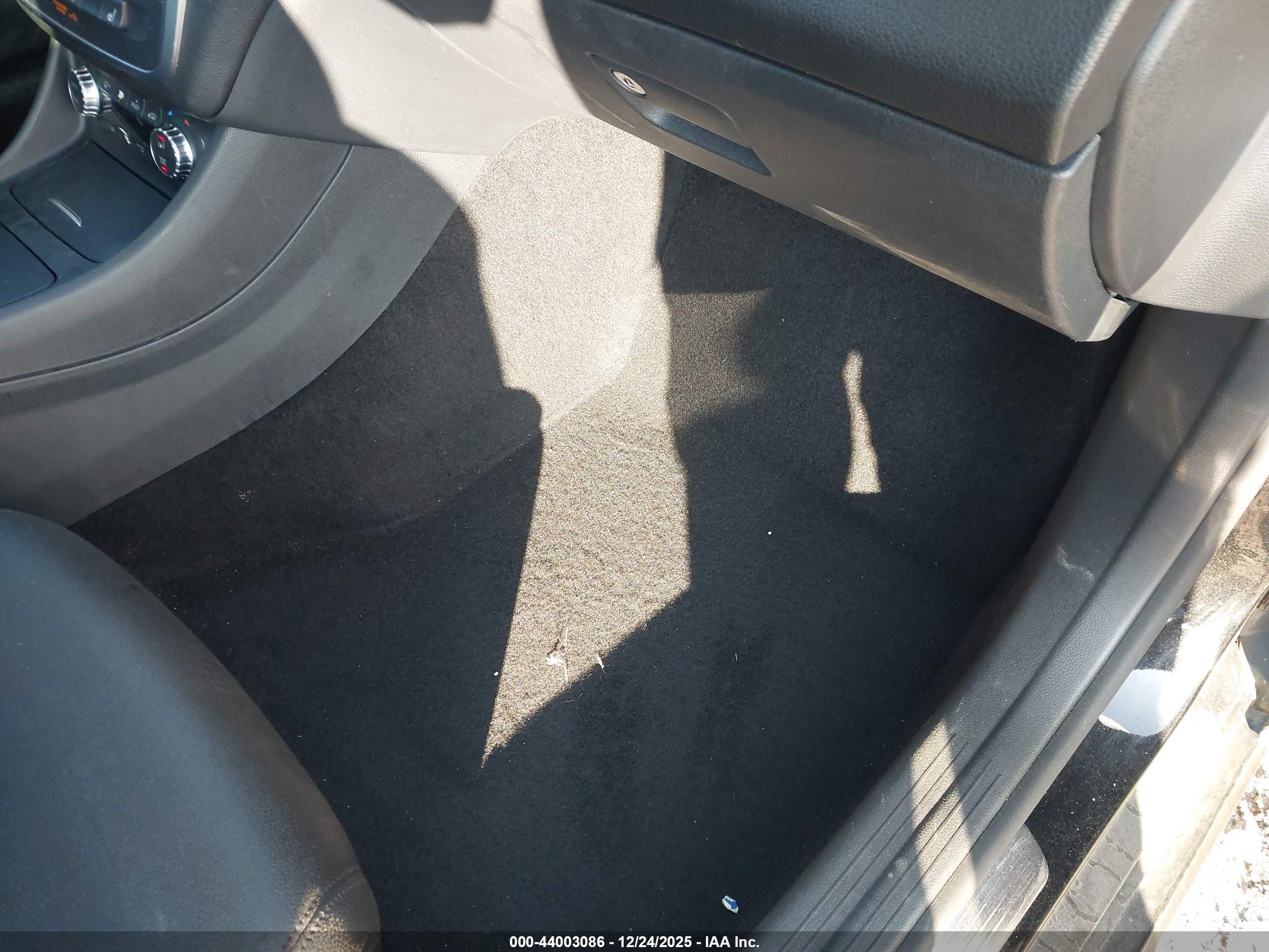 MERCEDES-BENZ CLA image 8