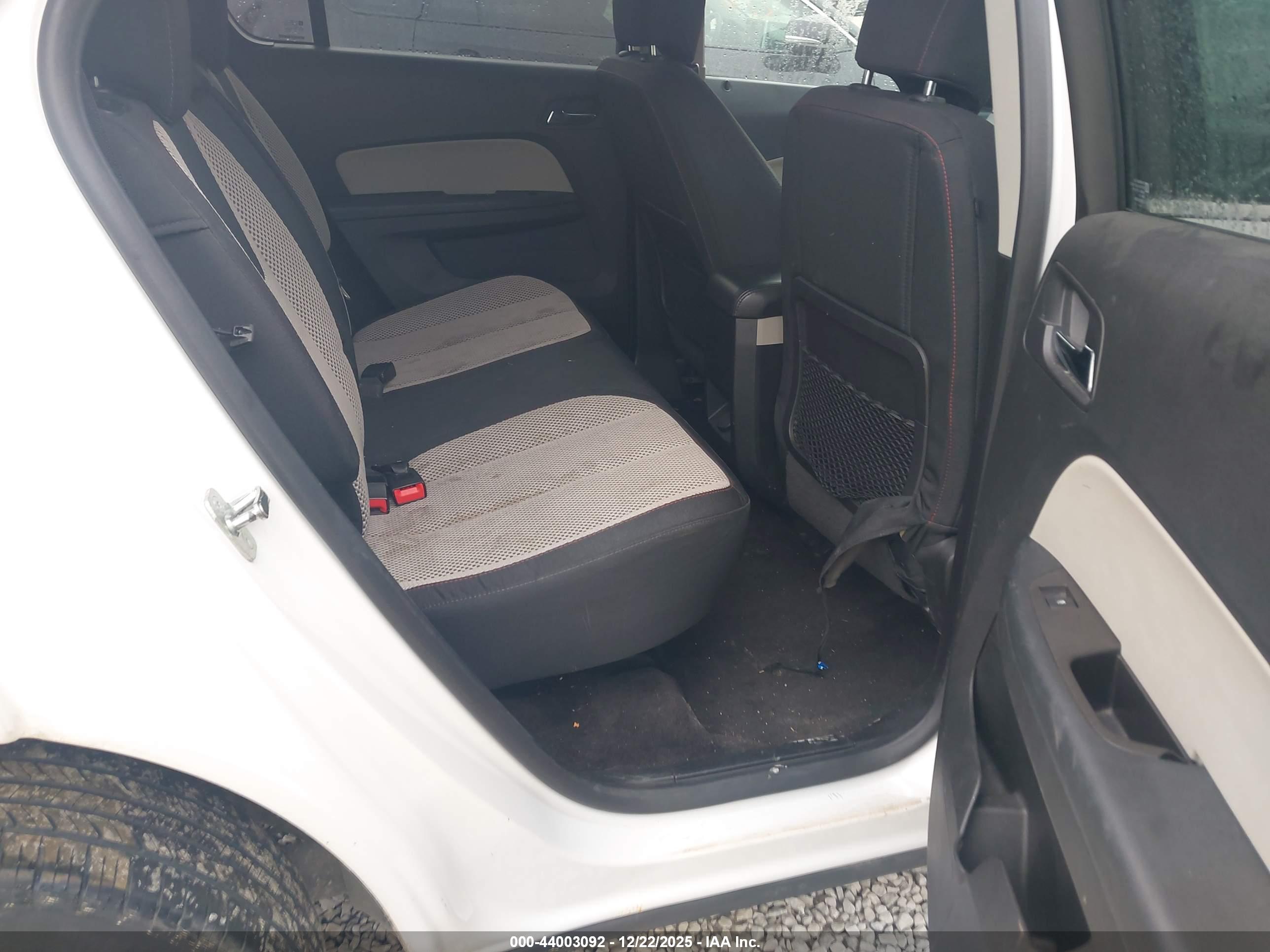 CHEVROLET EQUINOX image 8