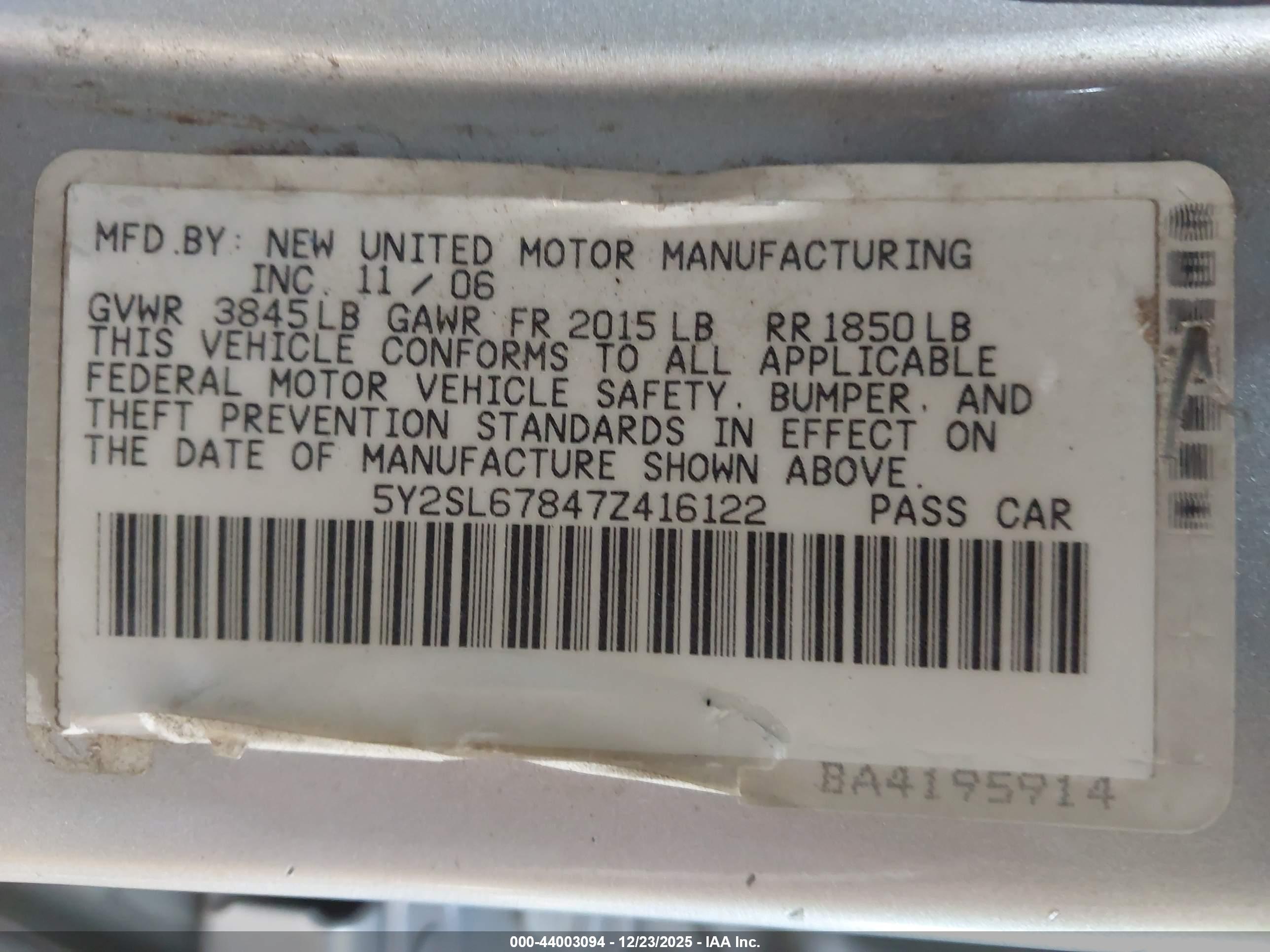 PONTIAC VIBE image 9