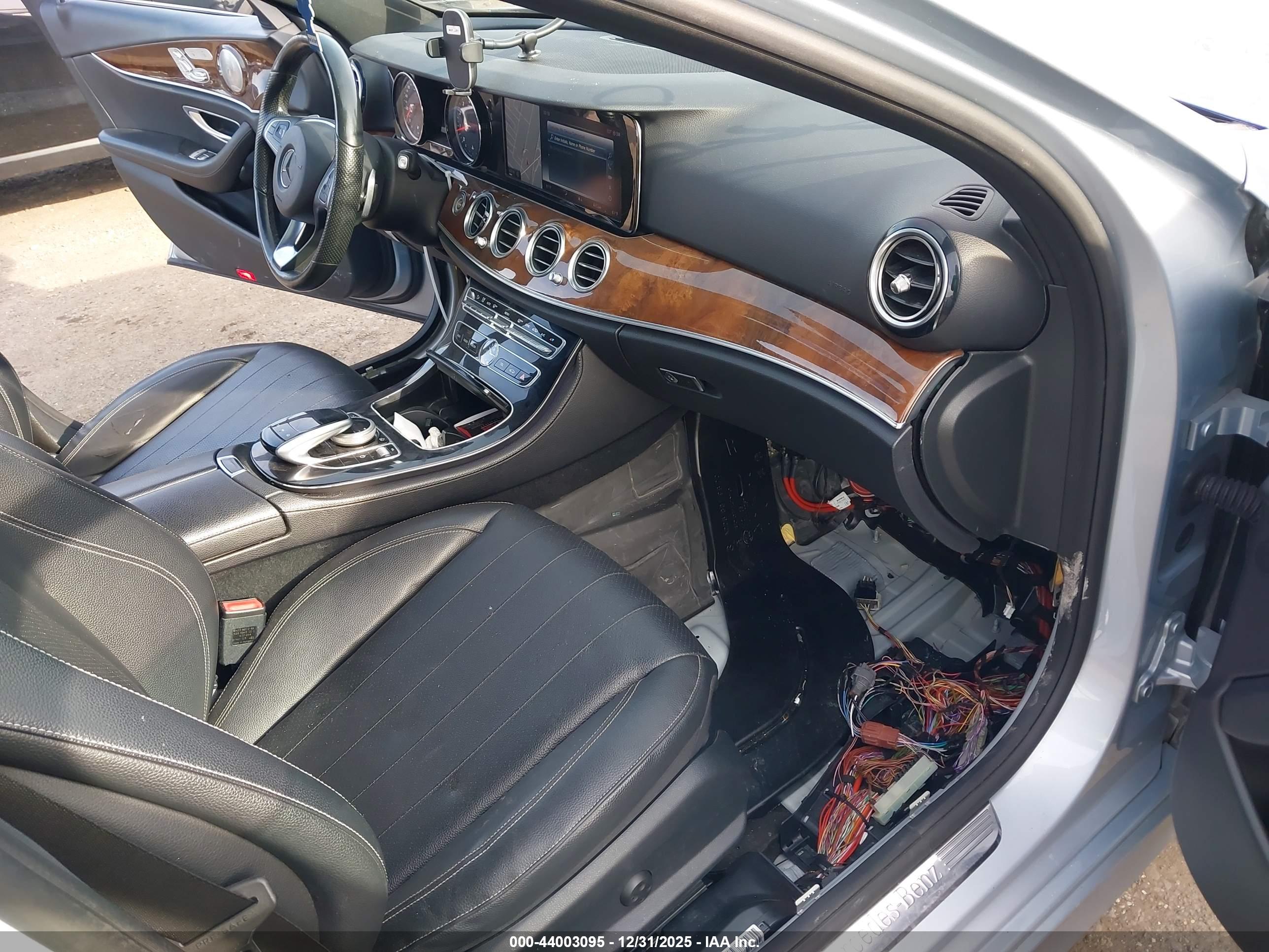 MERCEDES-BENZ E image 5