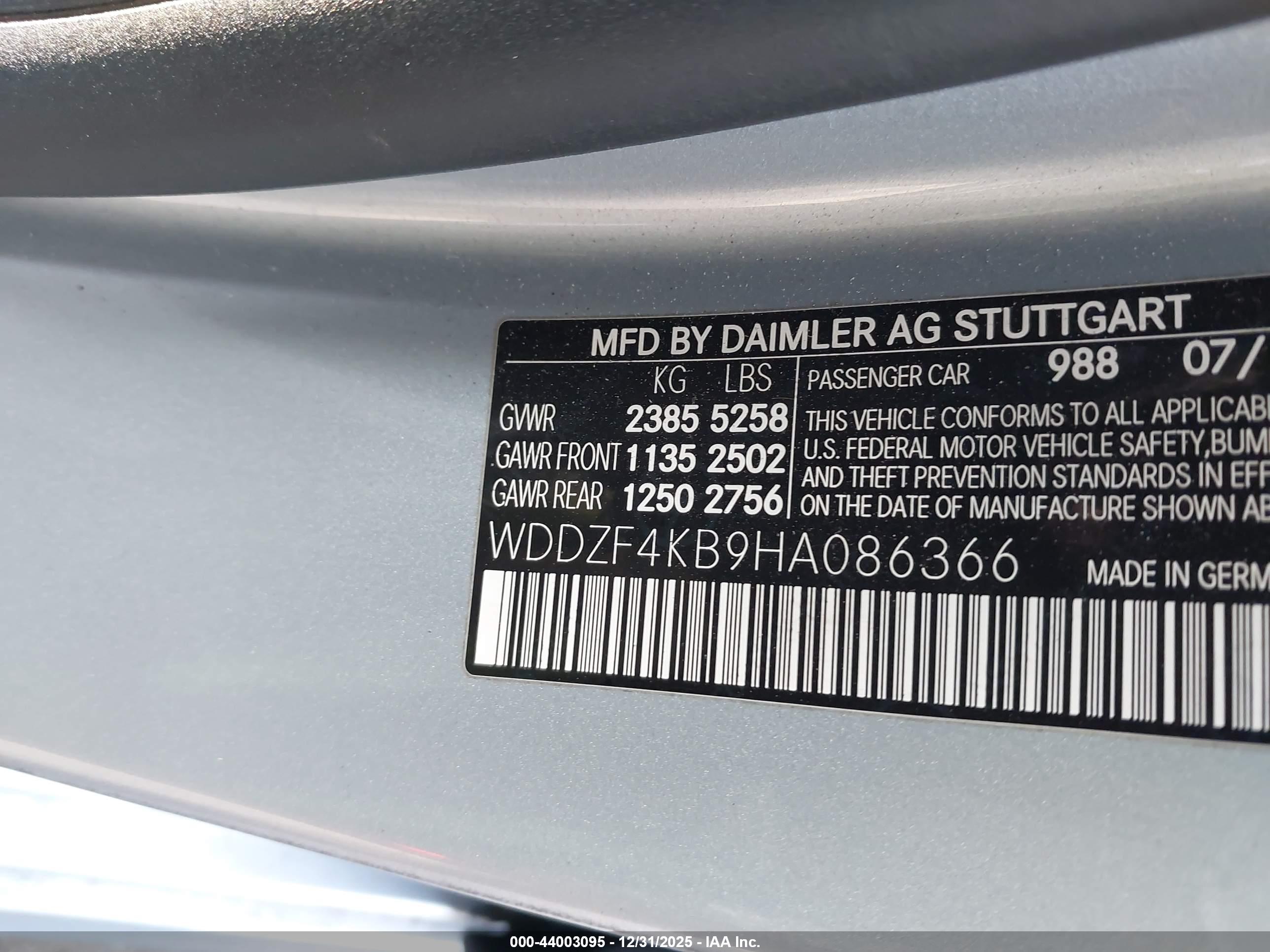 MERCEDES-BENZ E image 9