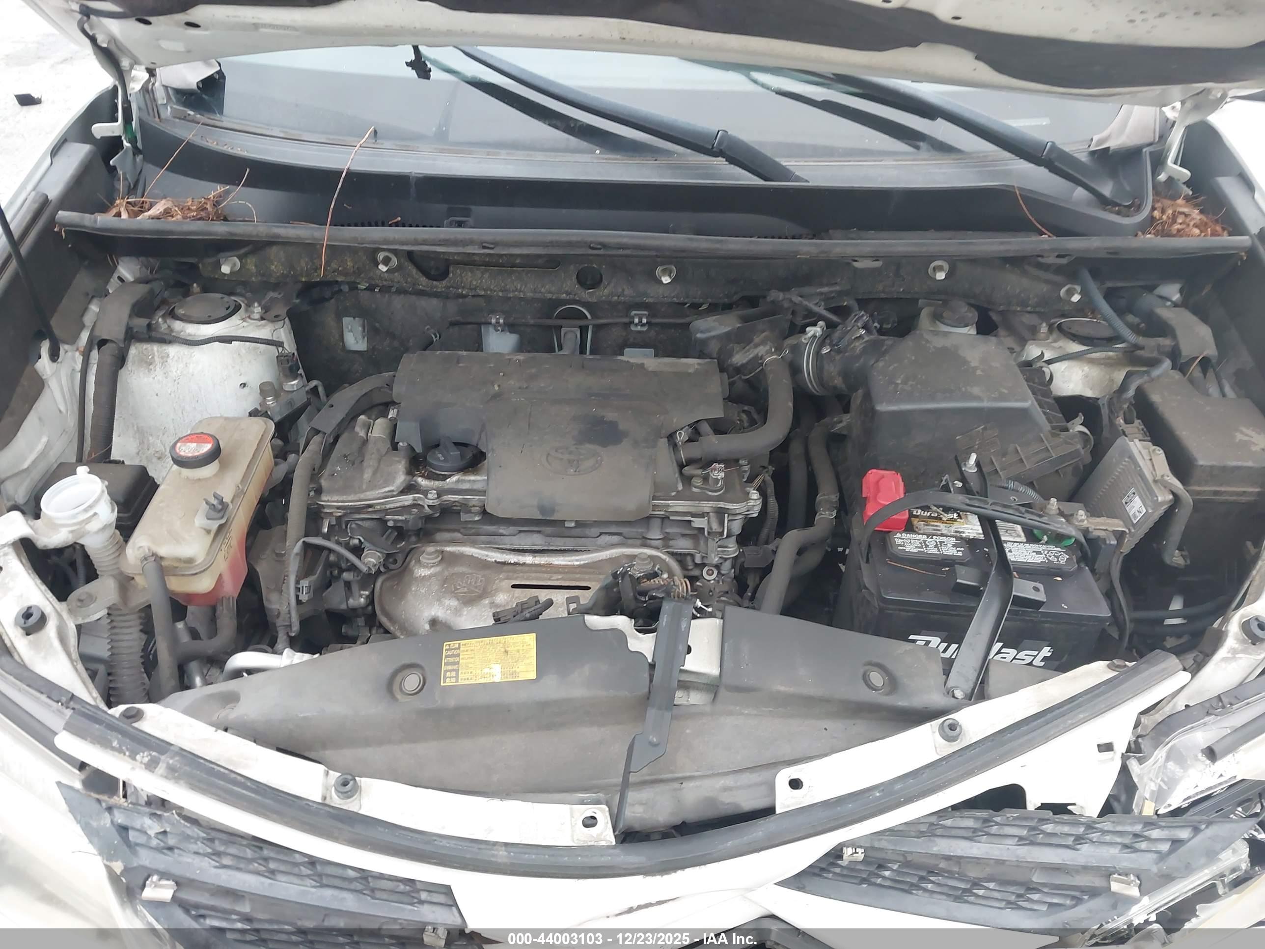 TOYOTA RAV4 image 10