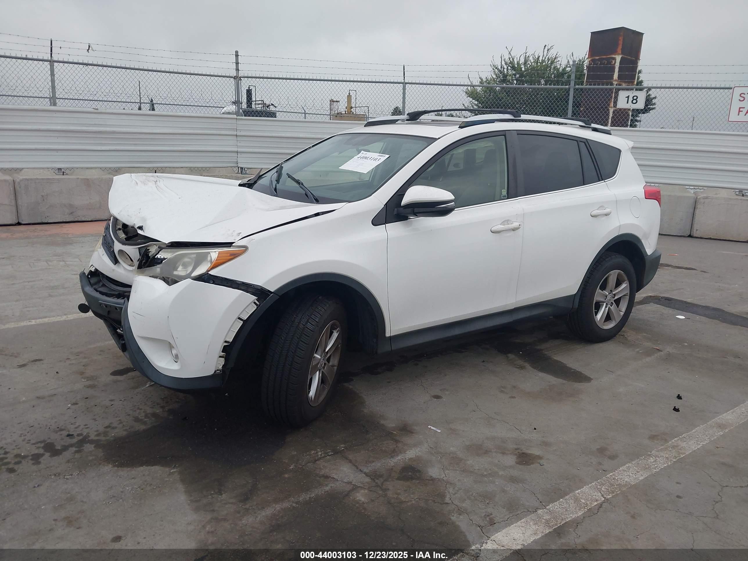 TOYOTA RAV4 image 2