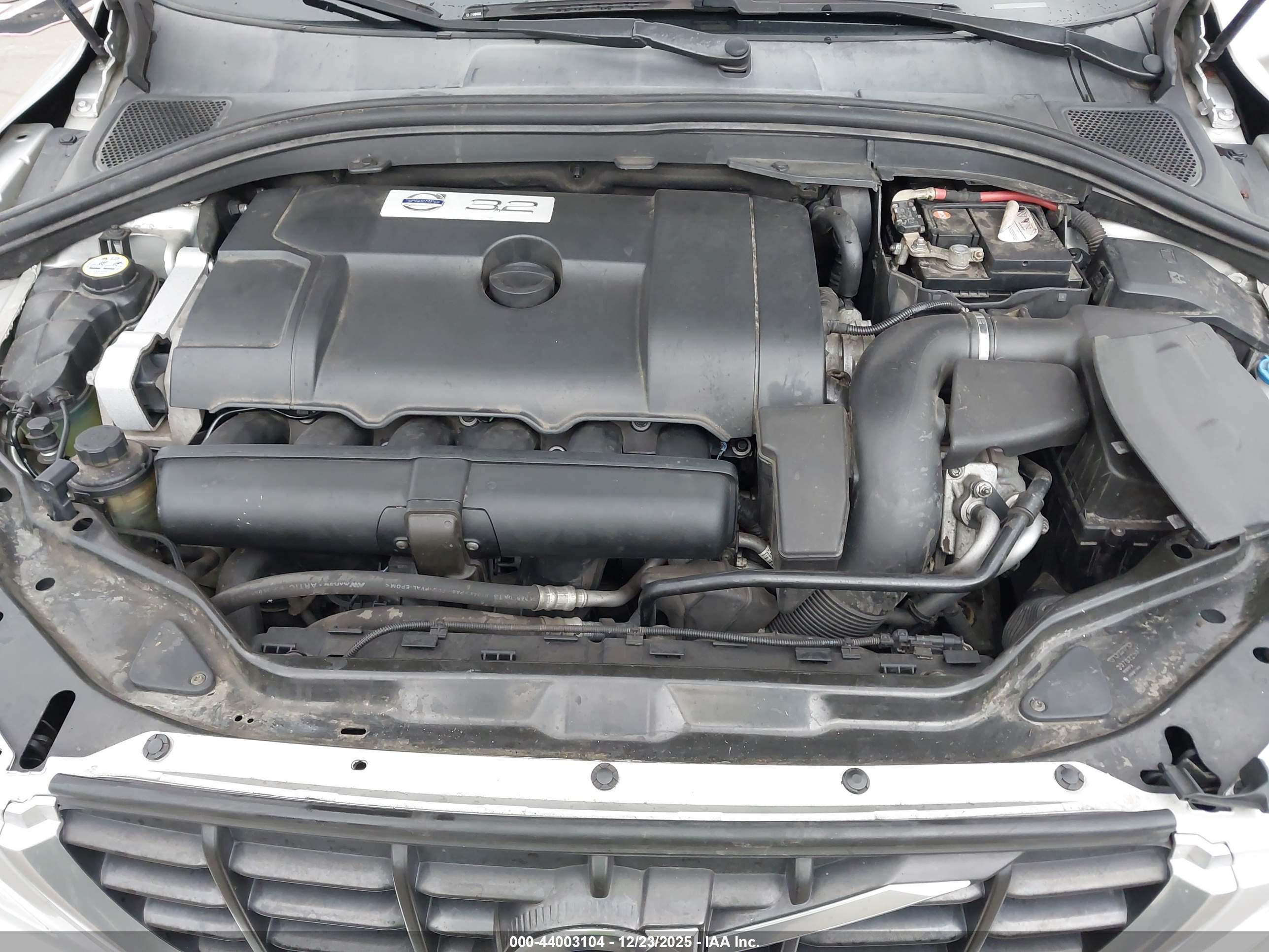 VOLVO XC60 image 10