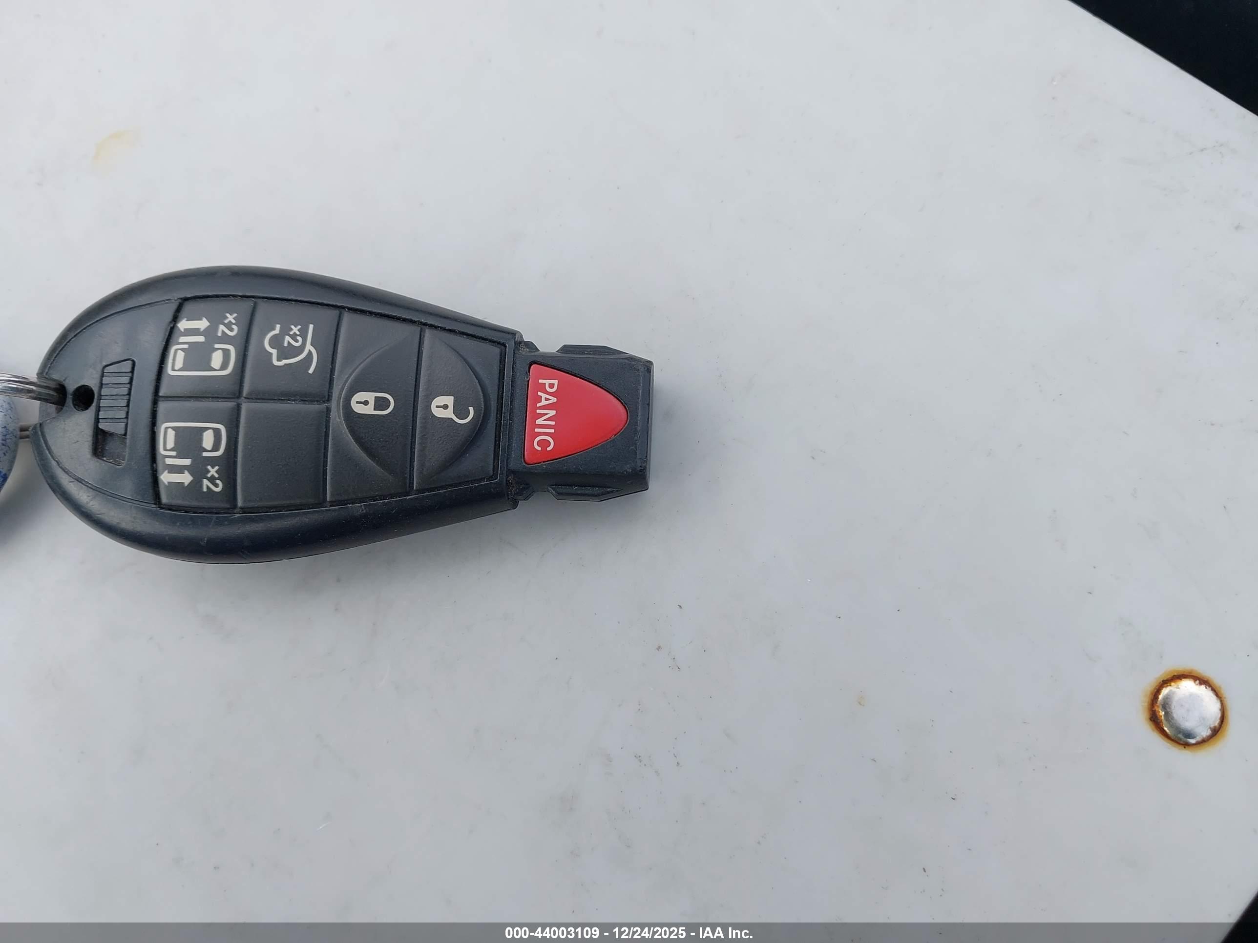 CHRYSLER TOWN image 11
