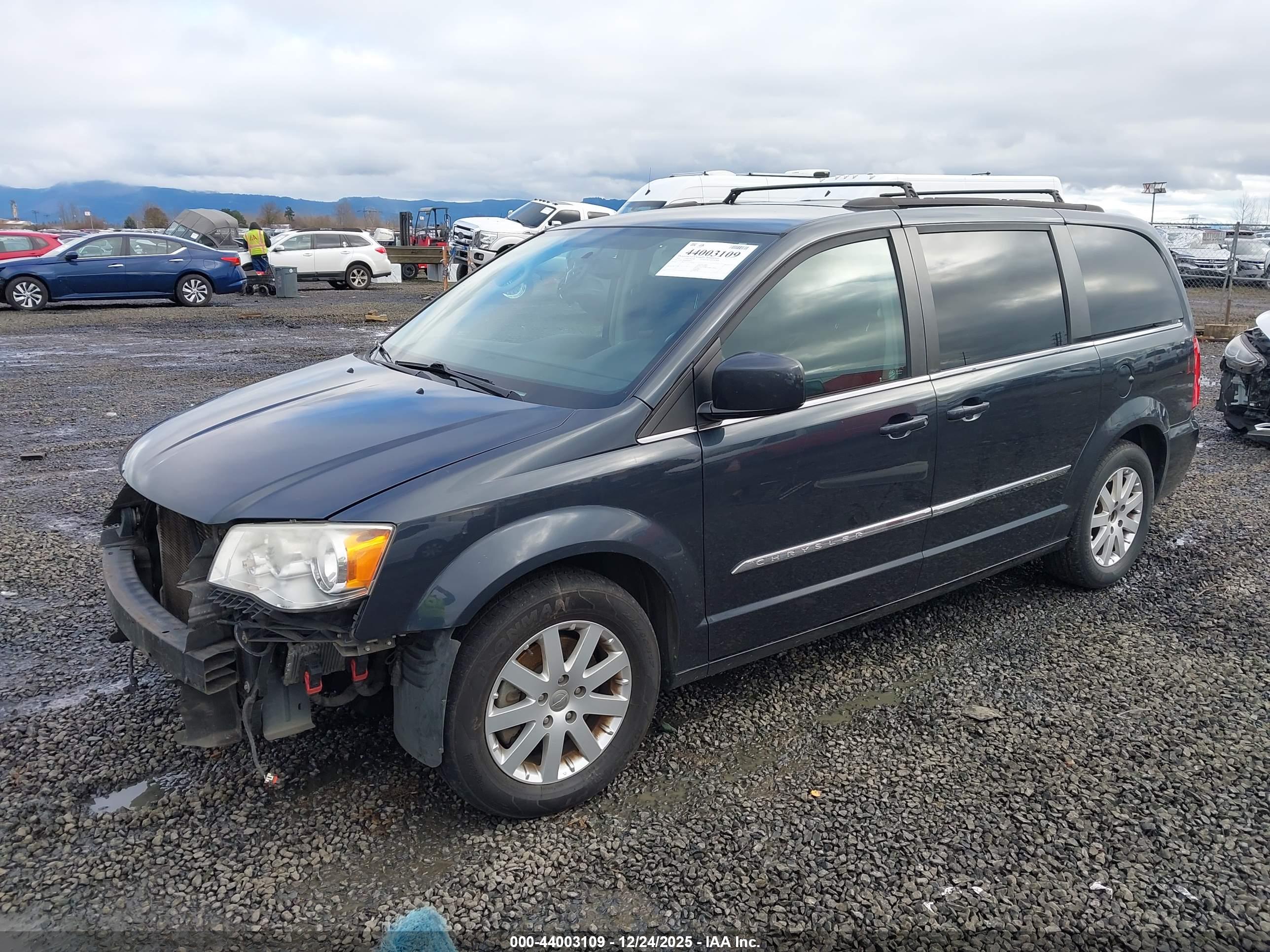 CHRYSLER TOWN image 2