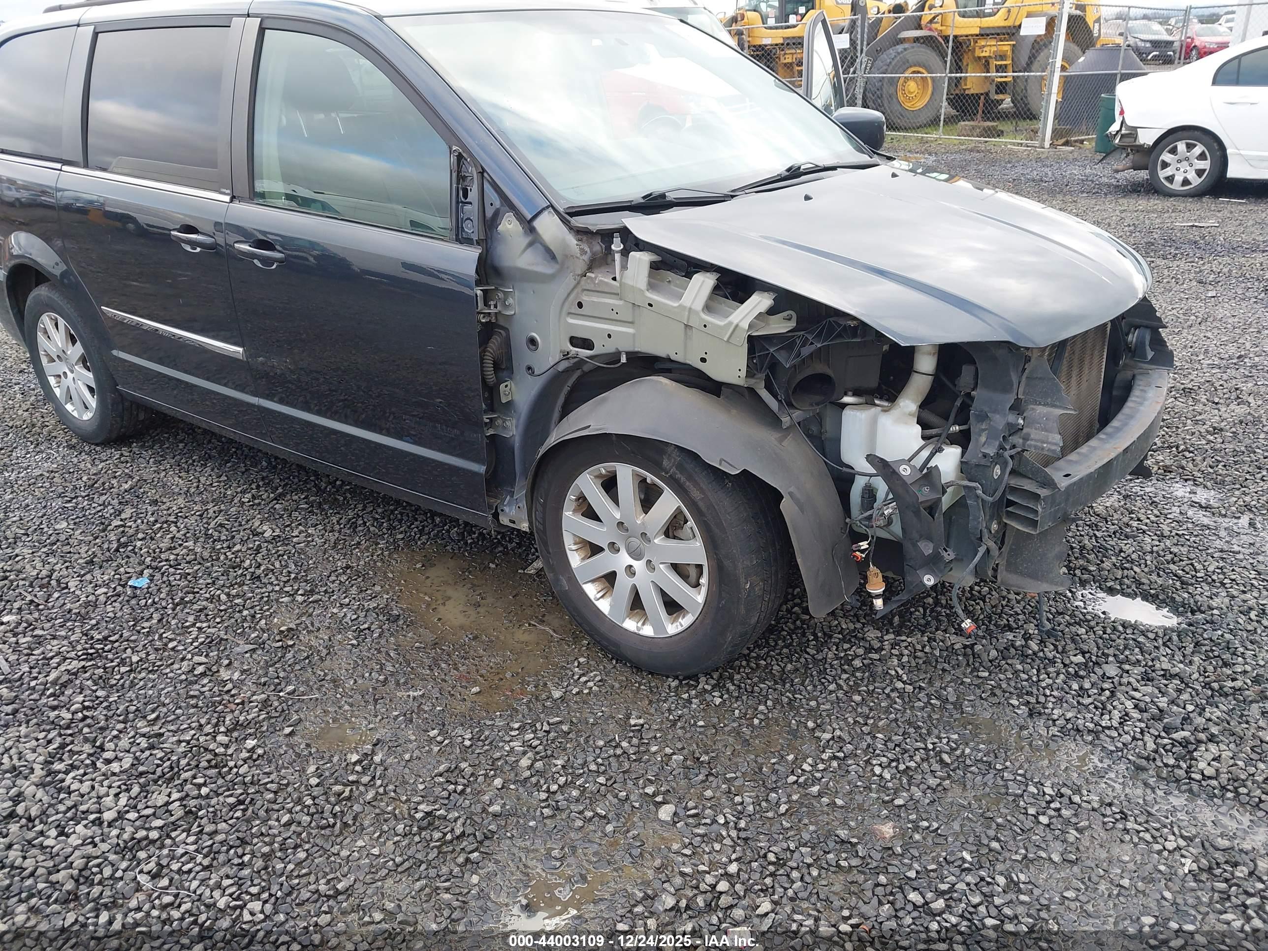 CHRYSLER TOWN image 6