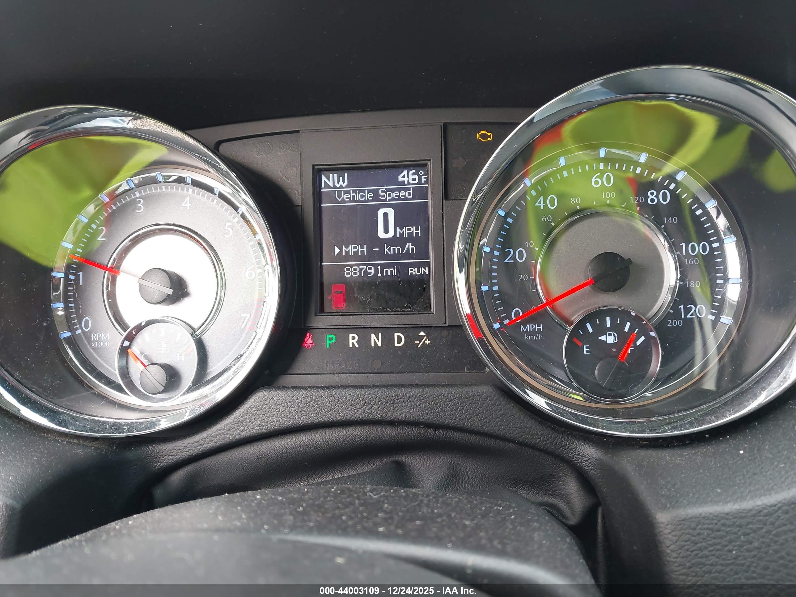 CHRYSLER TOWN image 7