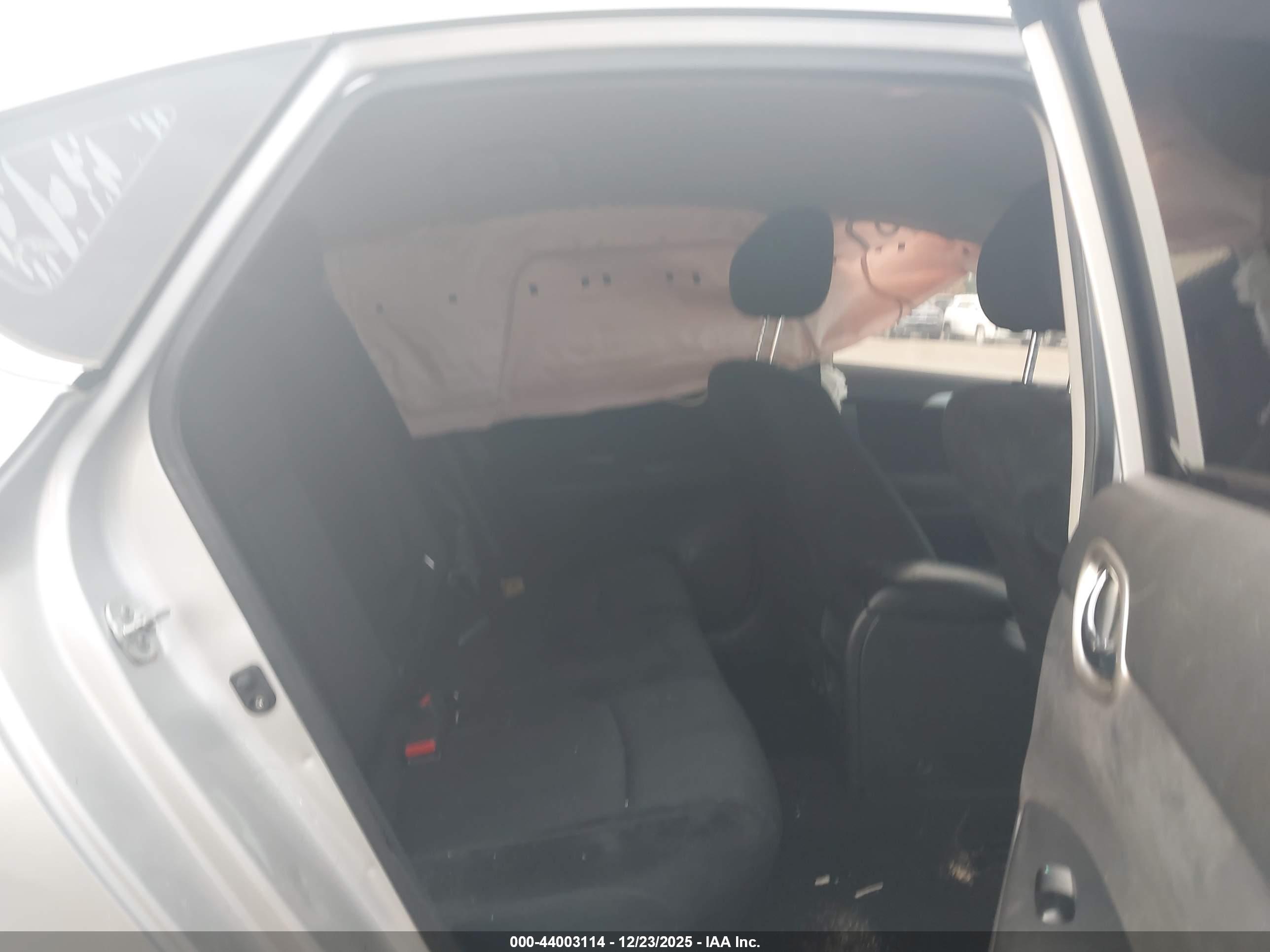 NISSAN SENTRA image 8