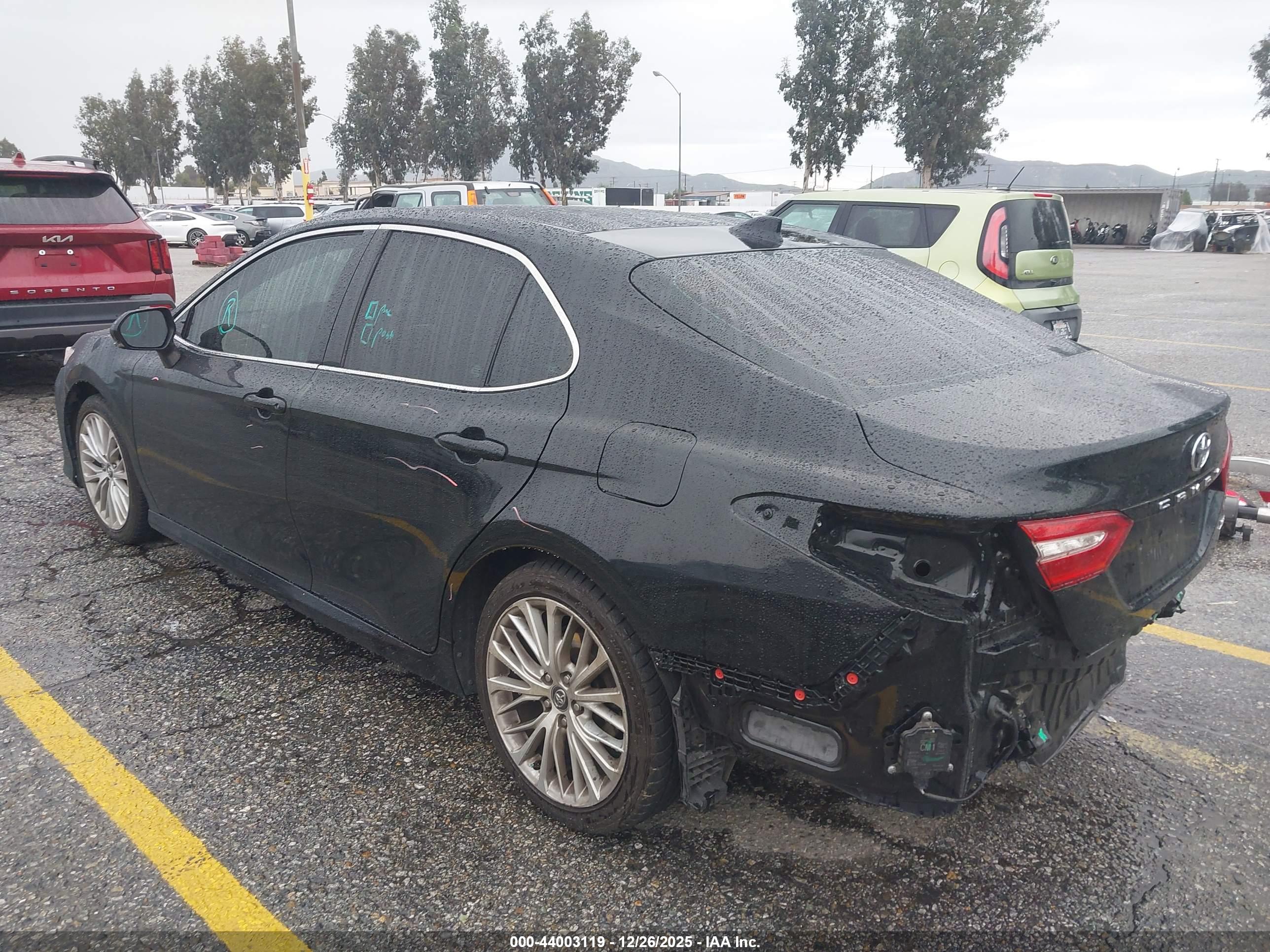 TOYOTA CAMRY image 3