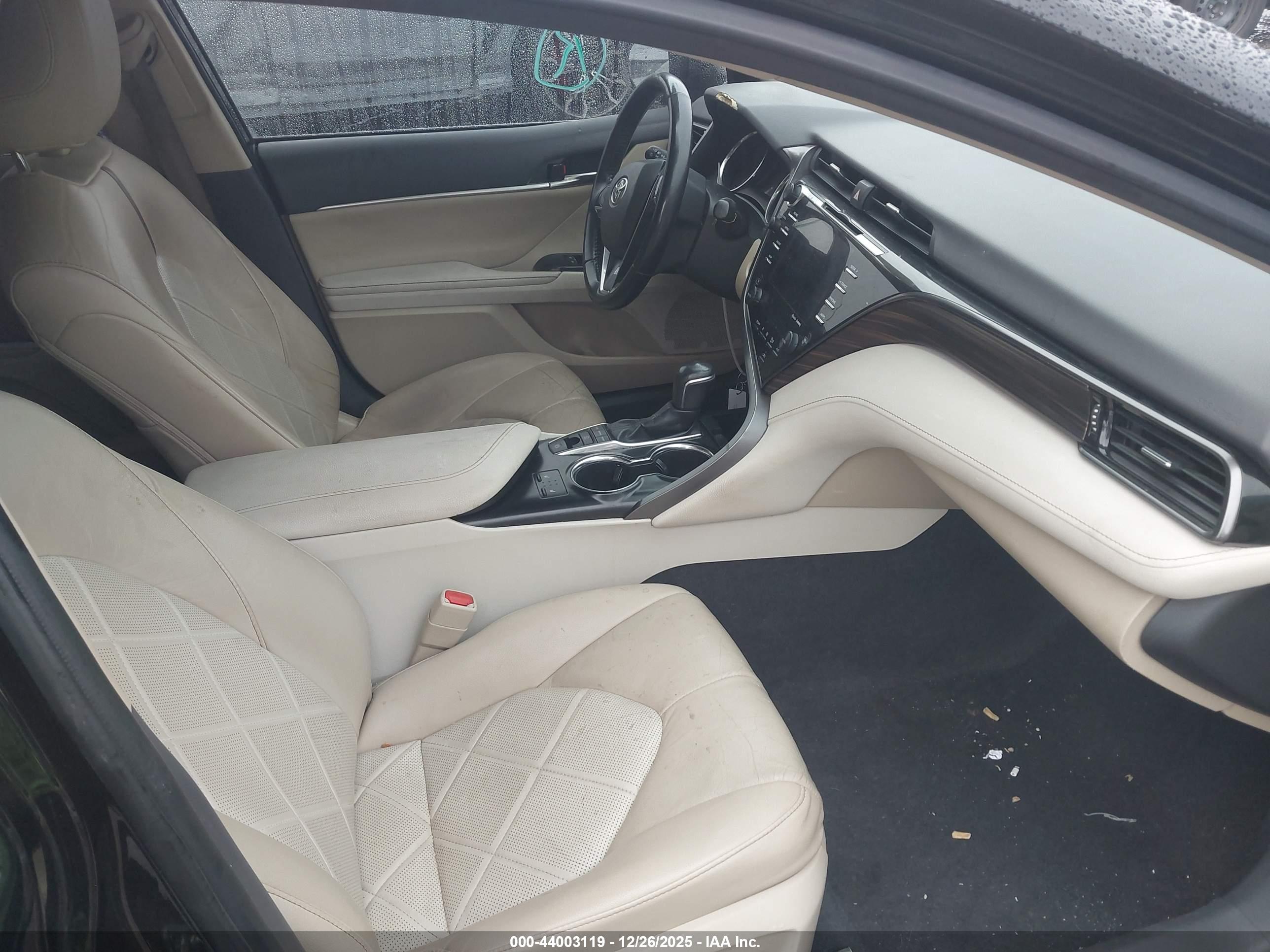 TOYOTA CAMRY image 5