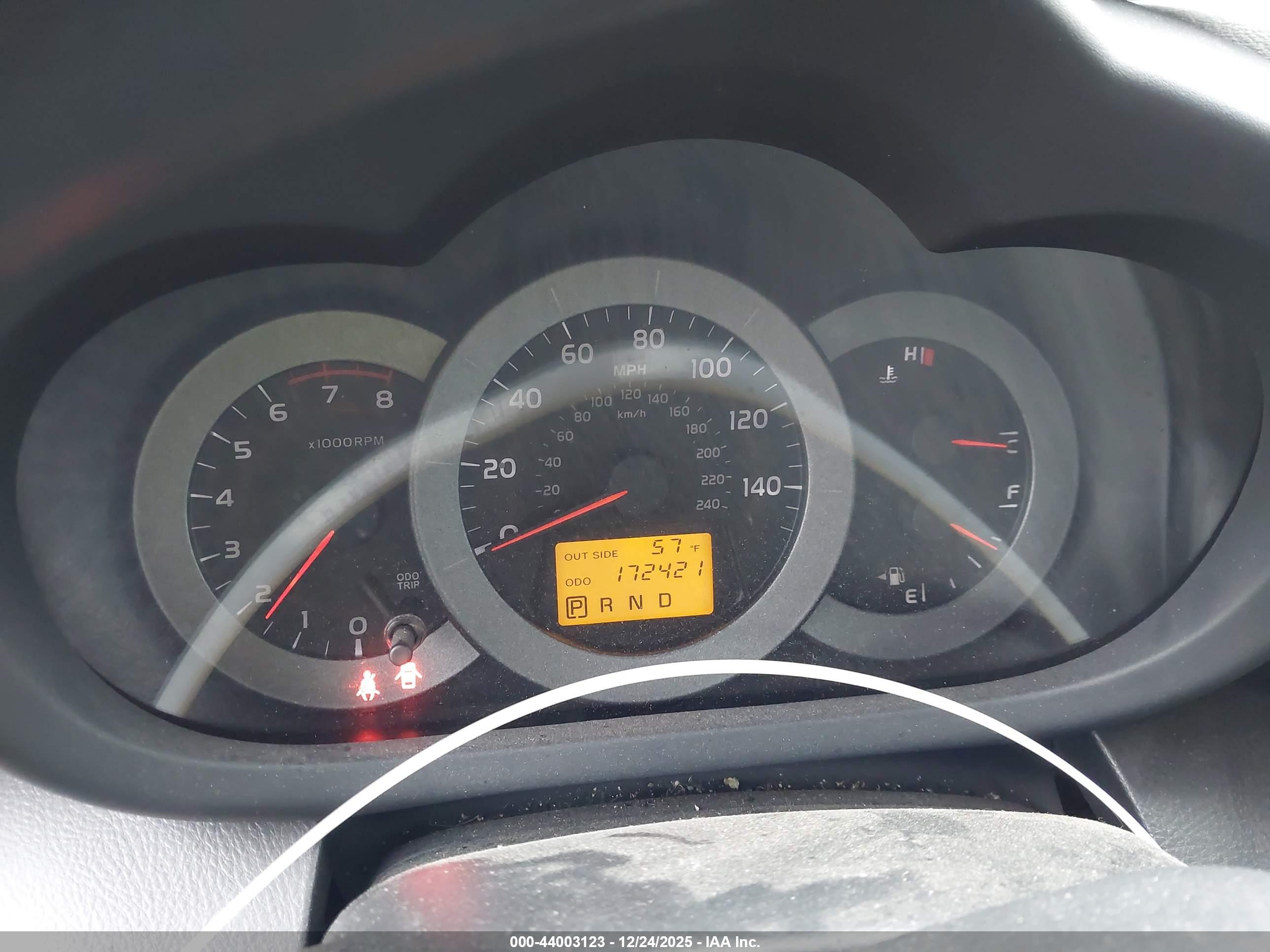 TOYOTA RAV4 image 7
