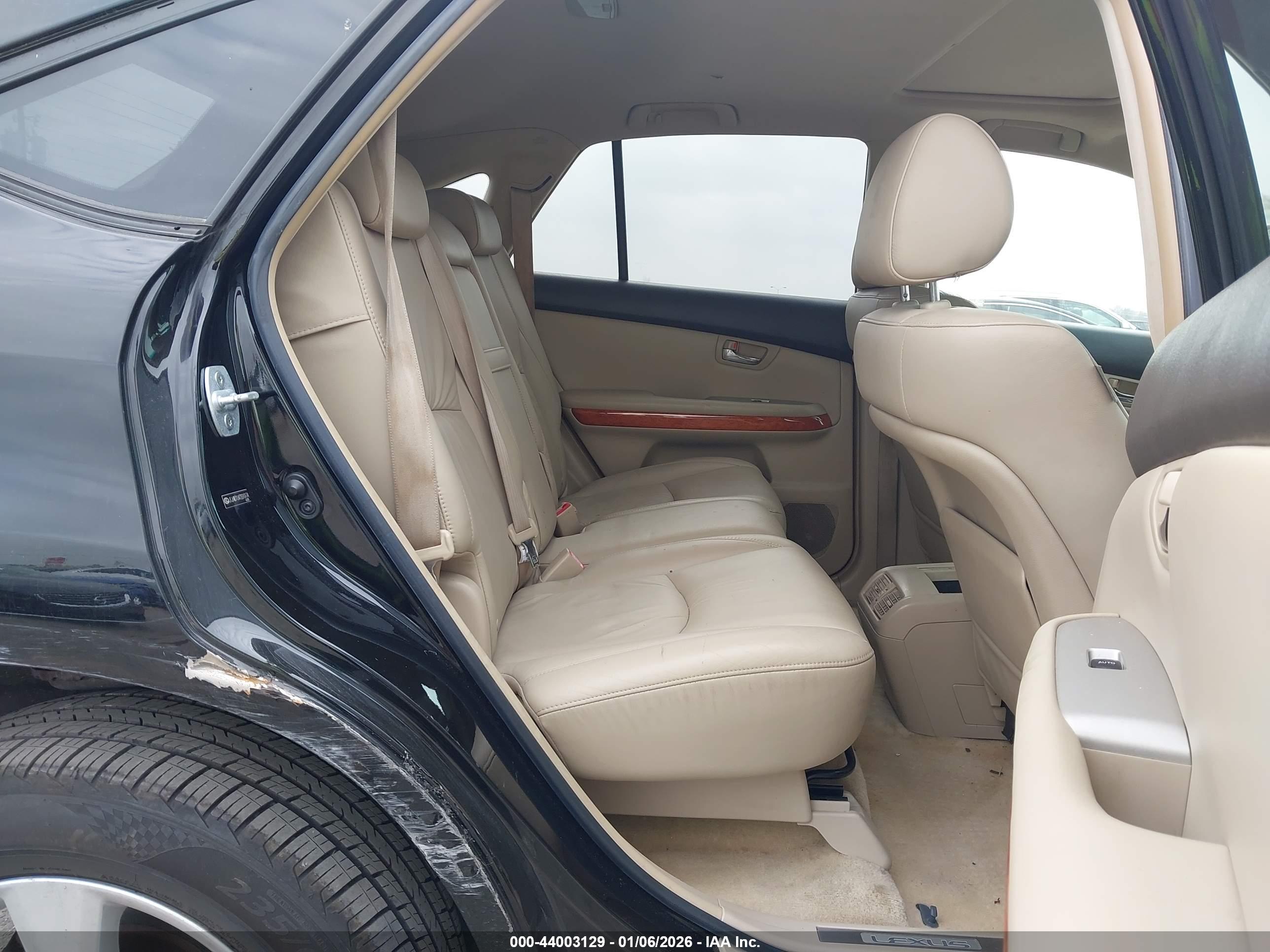 LEXUS RX image 8