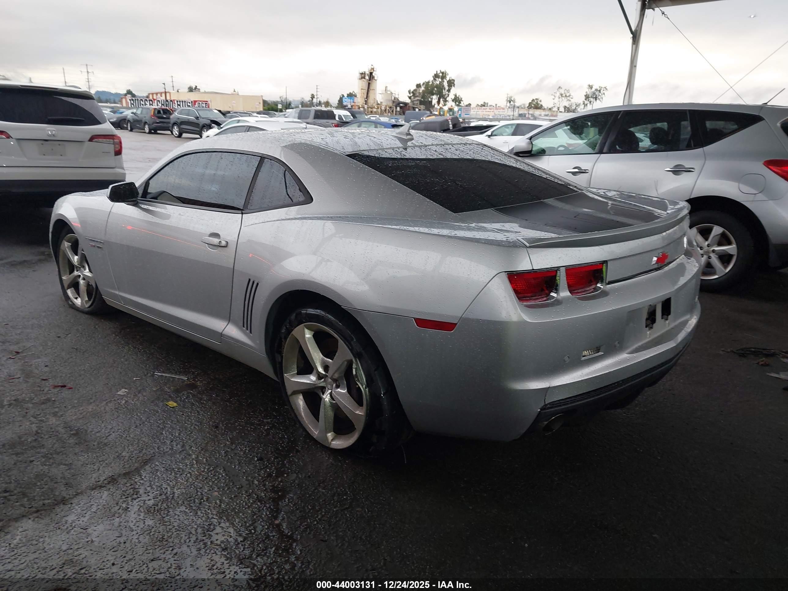 CHEVROLET CAMARO image 3