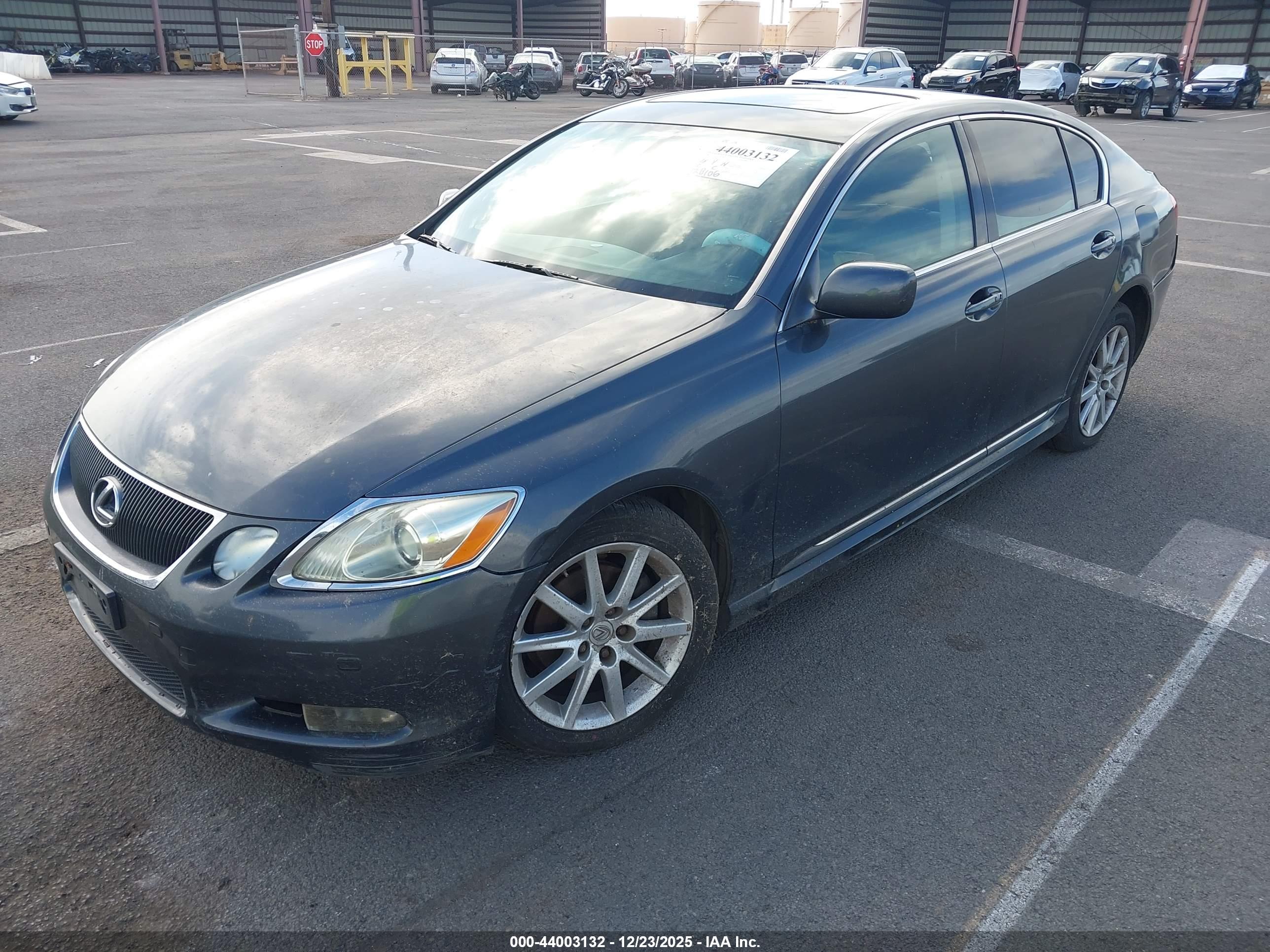LEXUS GS image 2